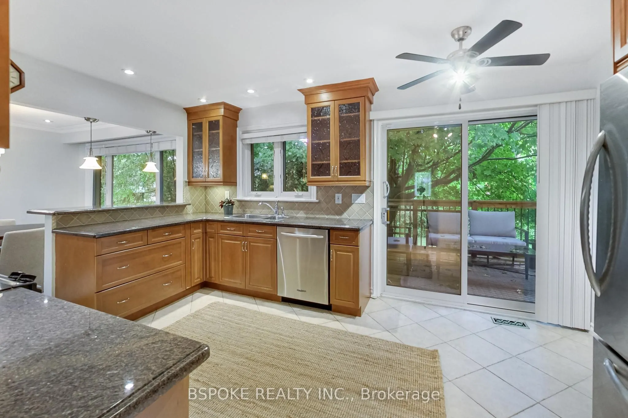 12 Vistaview Boulevard