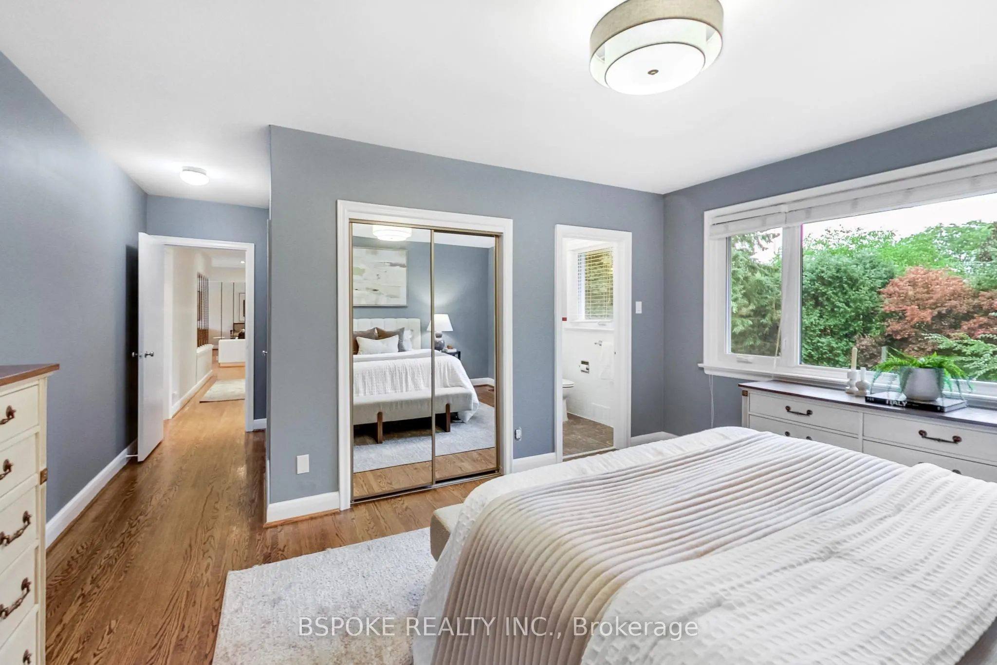 12 Vistaview Boulevard