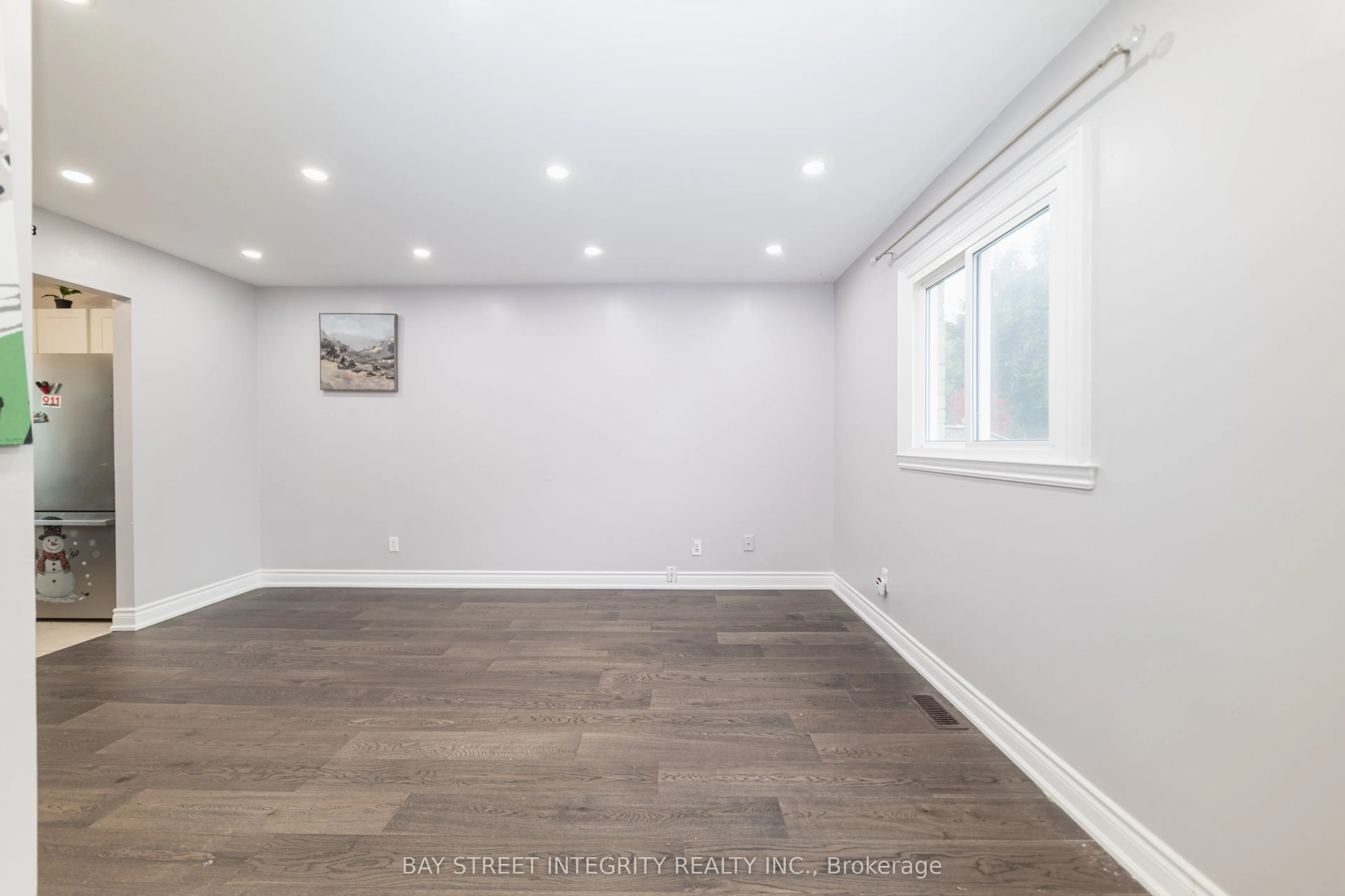 1 Hodgins Avenue