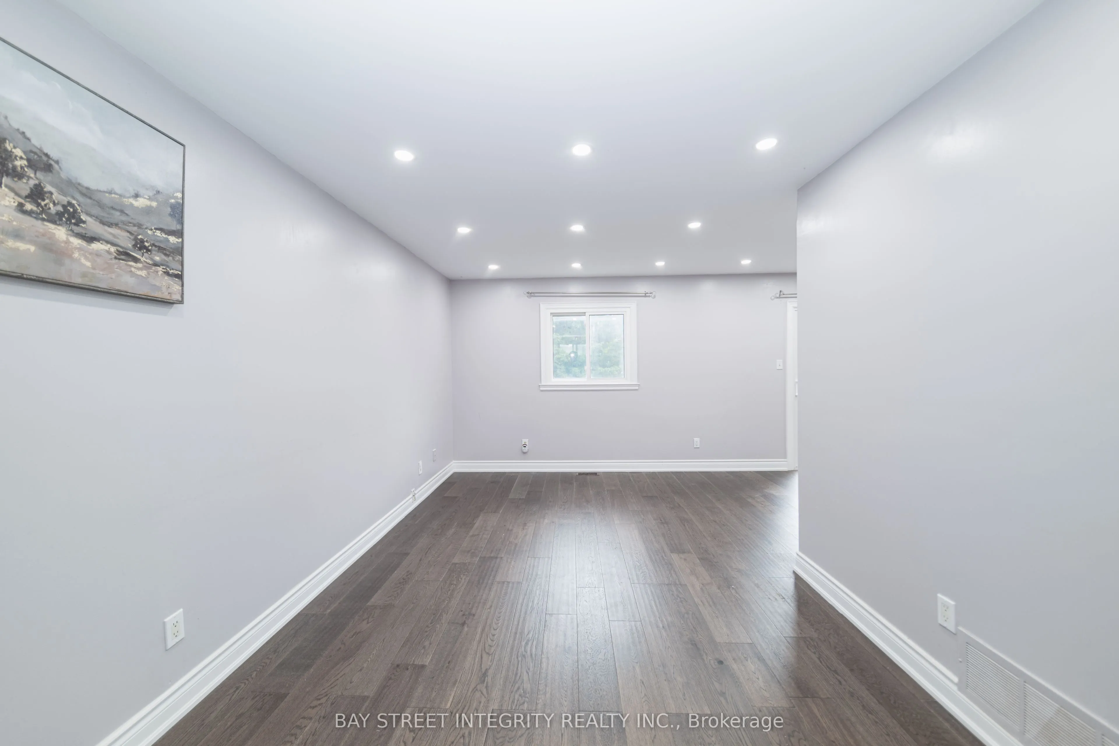 1 Hodgins Avenue