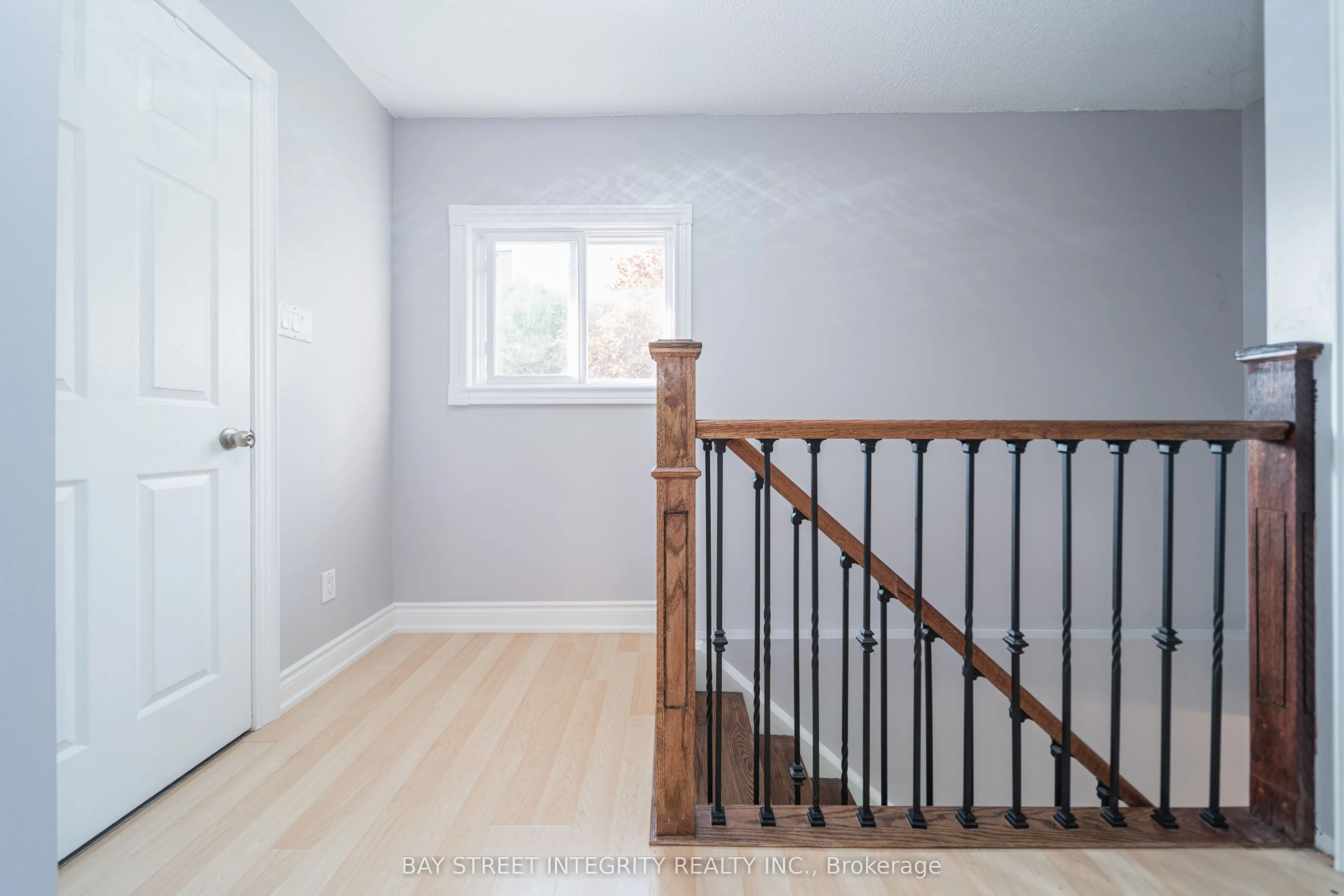 1 Hodgins Avenue