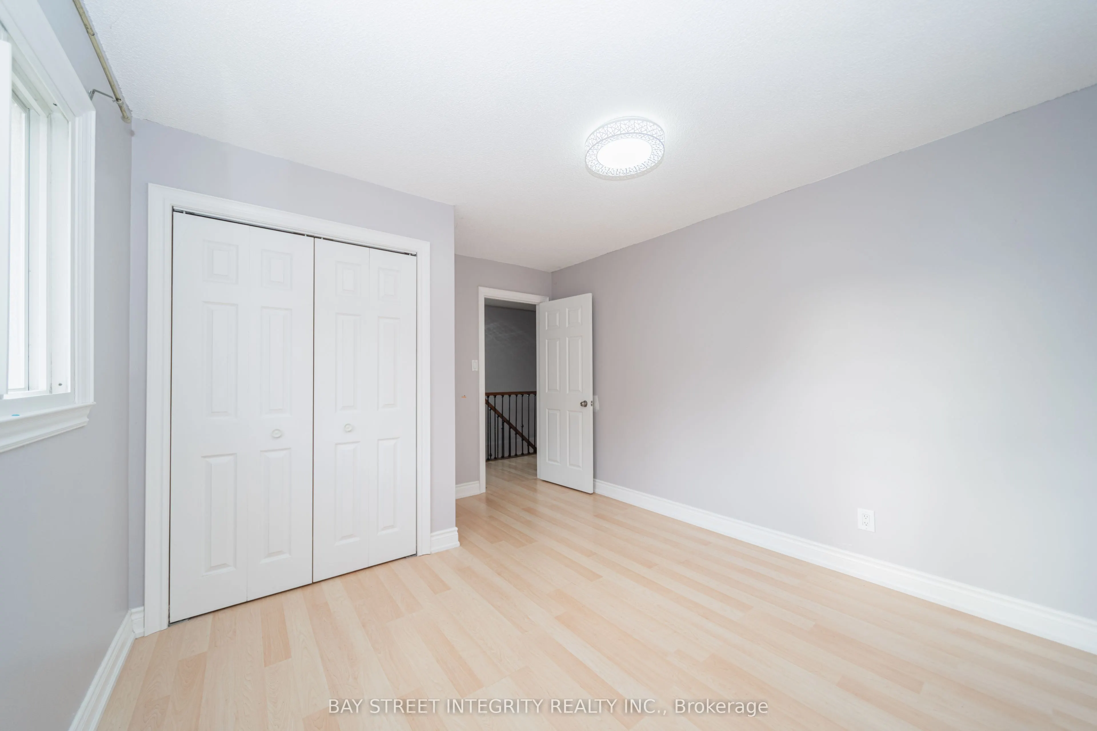 1 Hodgins Avenue