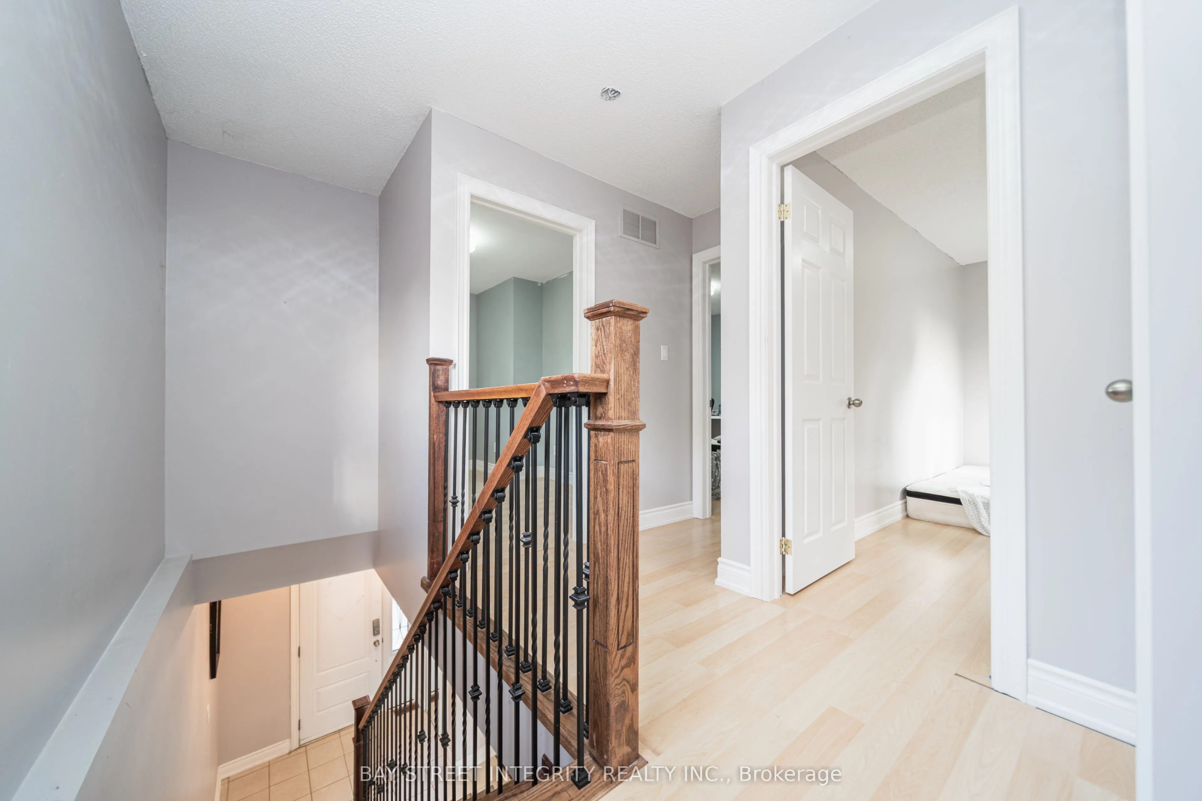 1 Hodgins Avenue