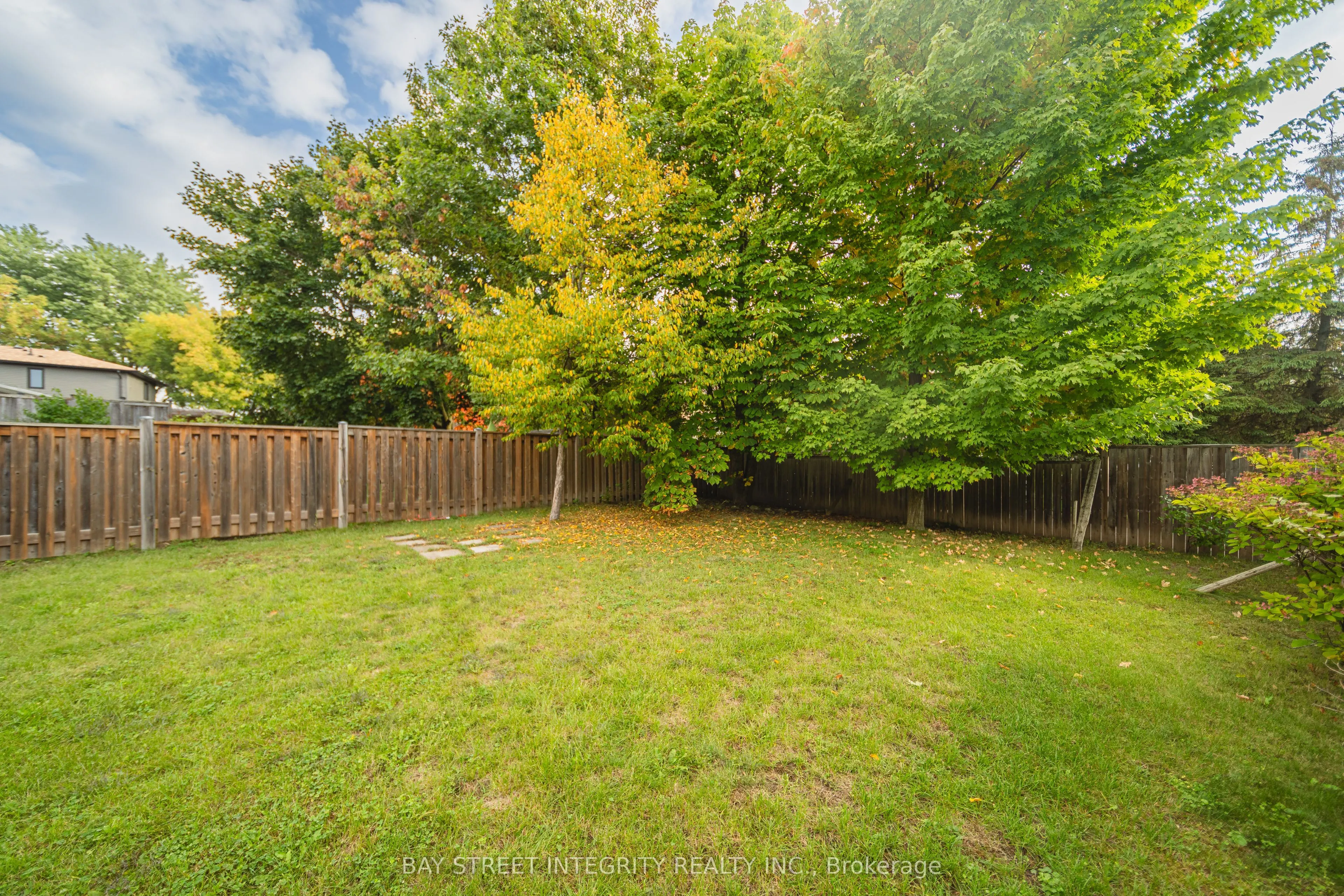 1 Hodgins Avenue