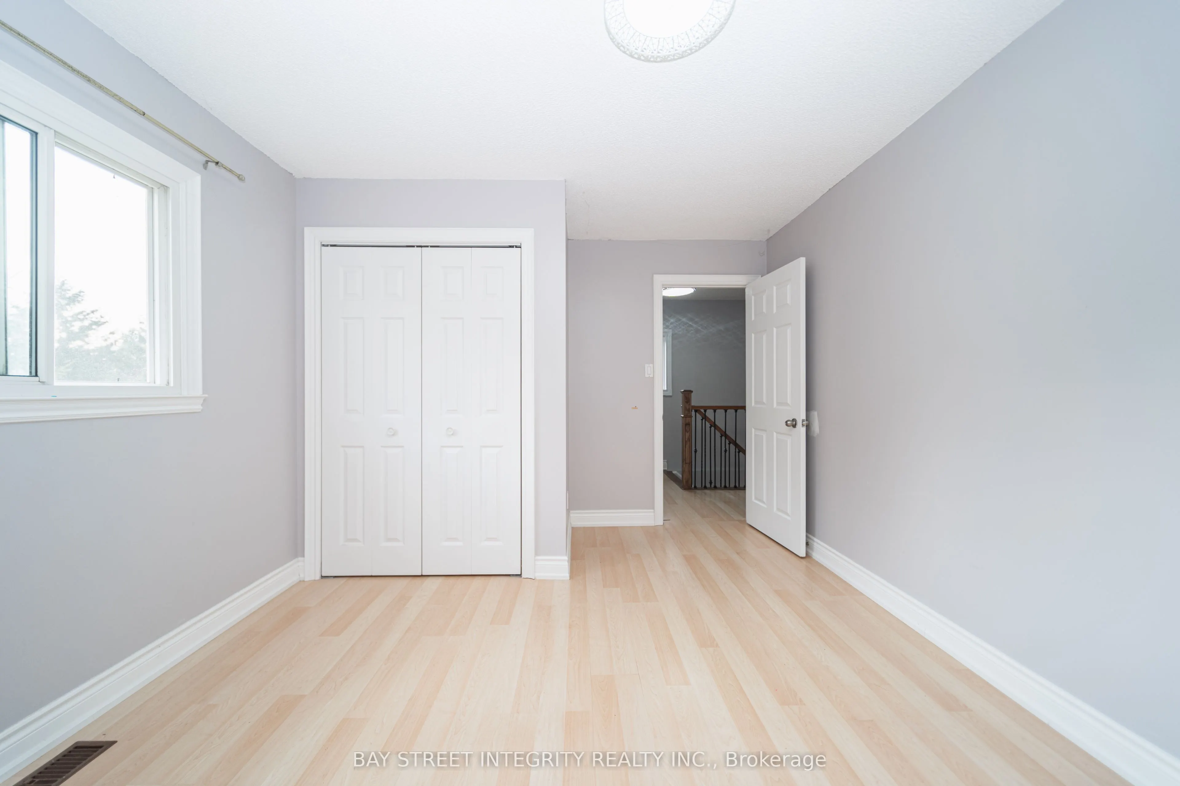 1 Hodgins Avenue