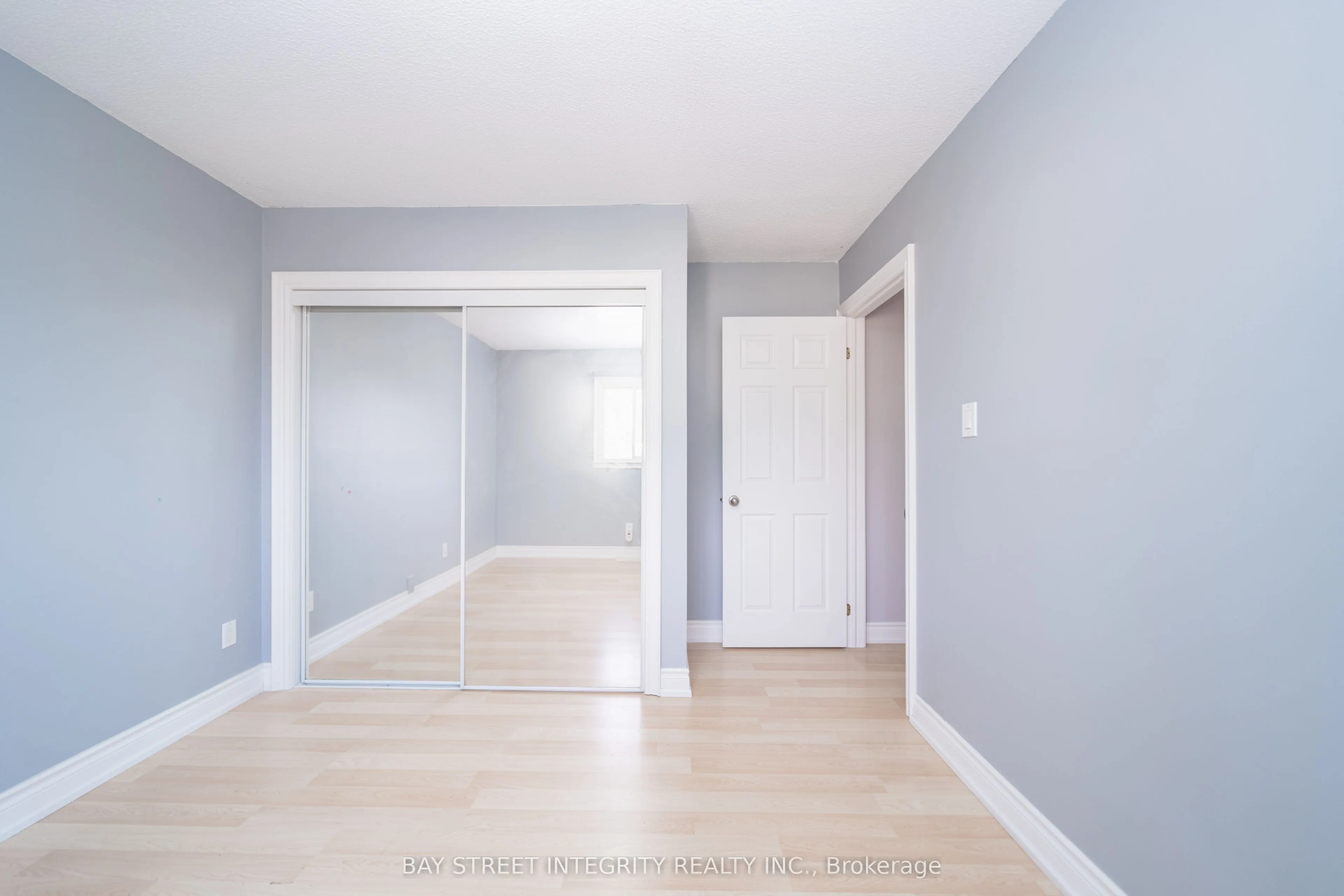 1 Hodgins Avenue