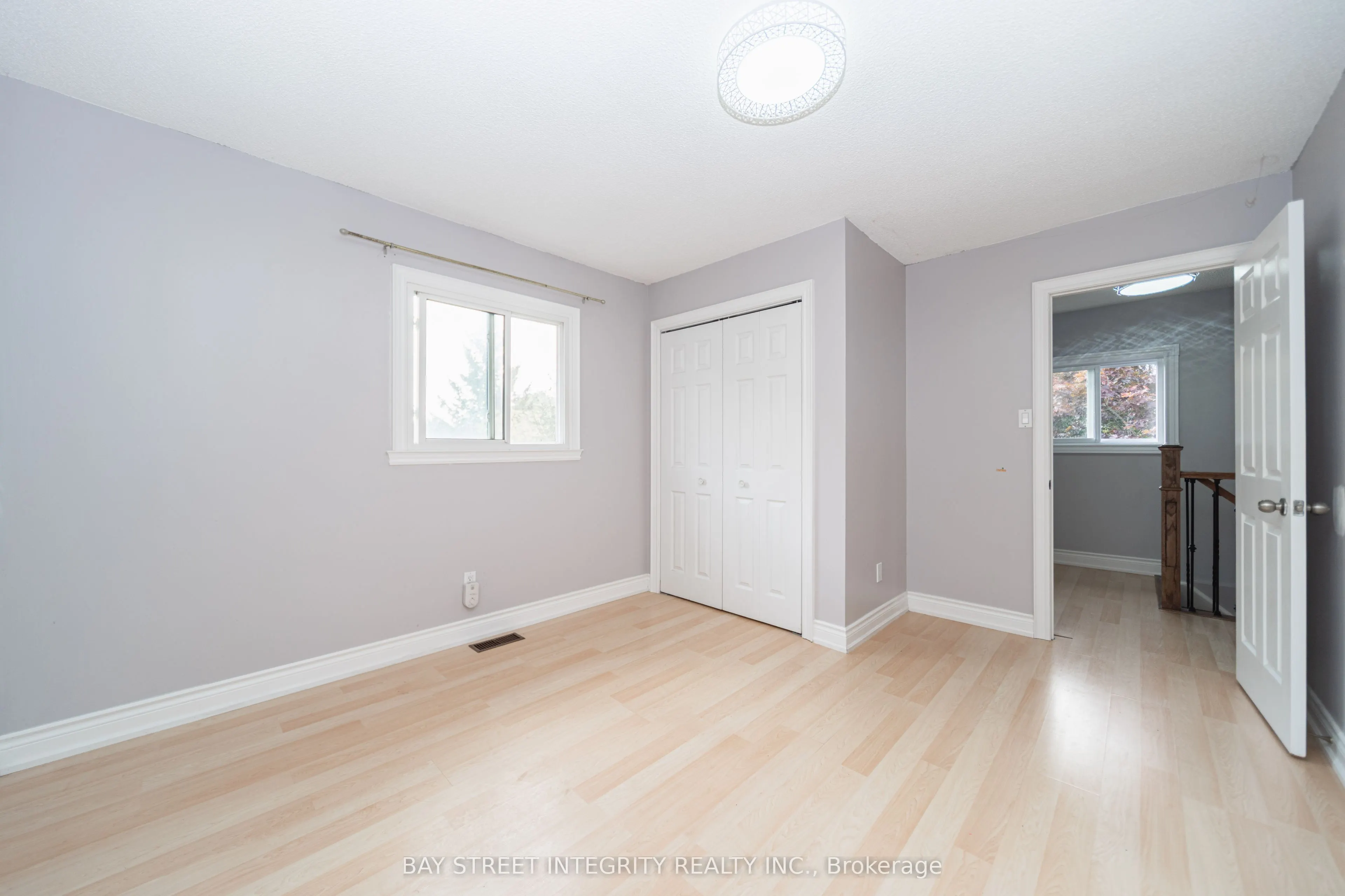 1 Hodgins Avenue