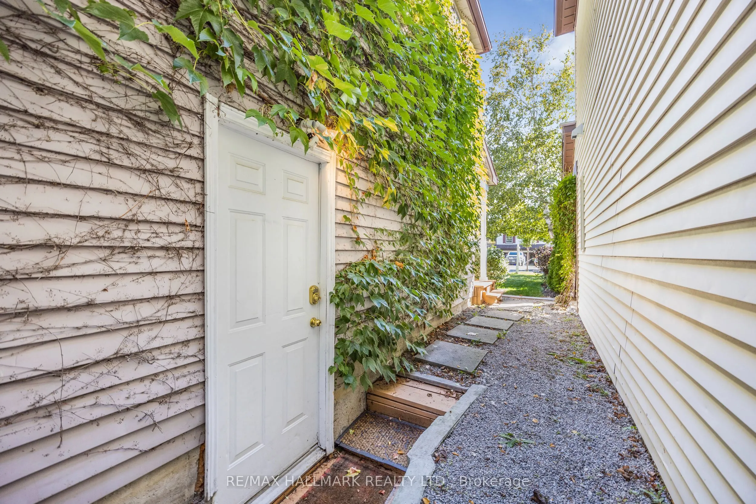 40 Lillooet Crescent