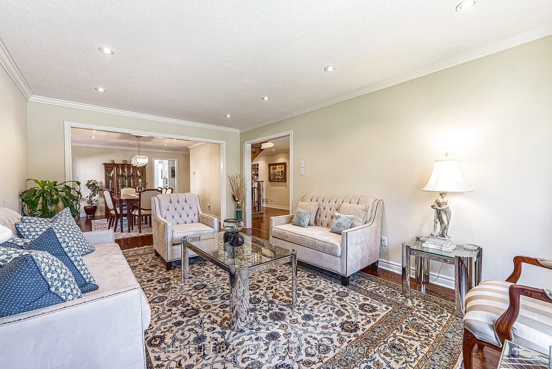 11 Cantex Court