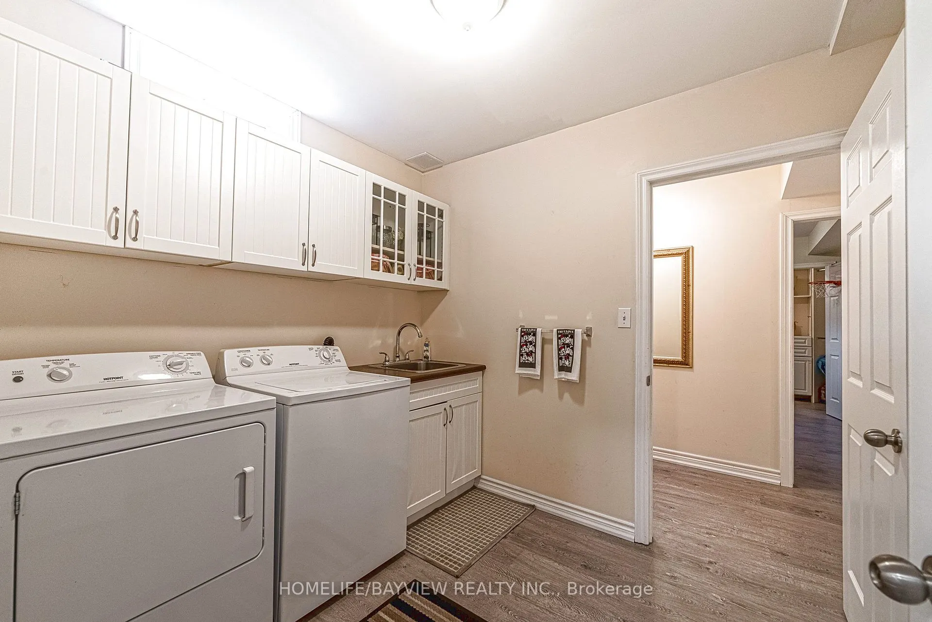 11 Cantex Court