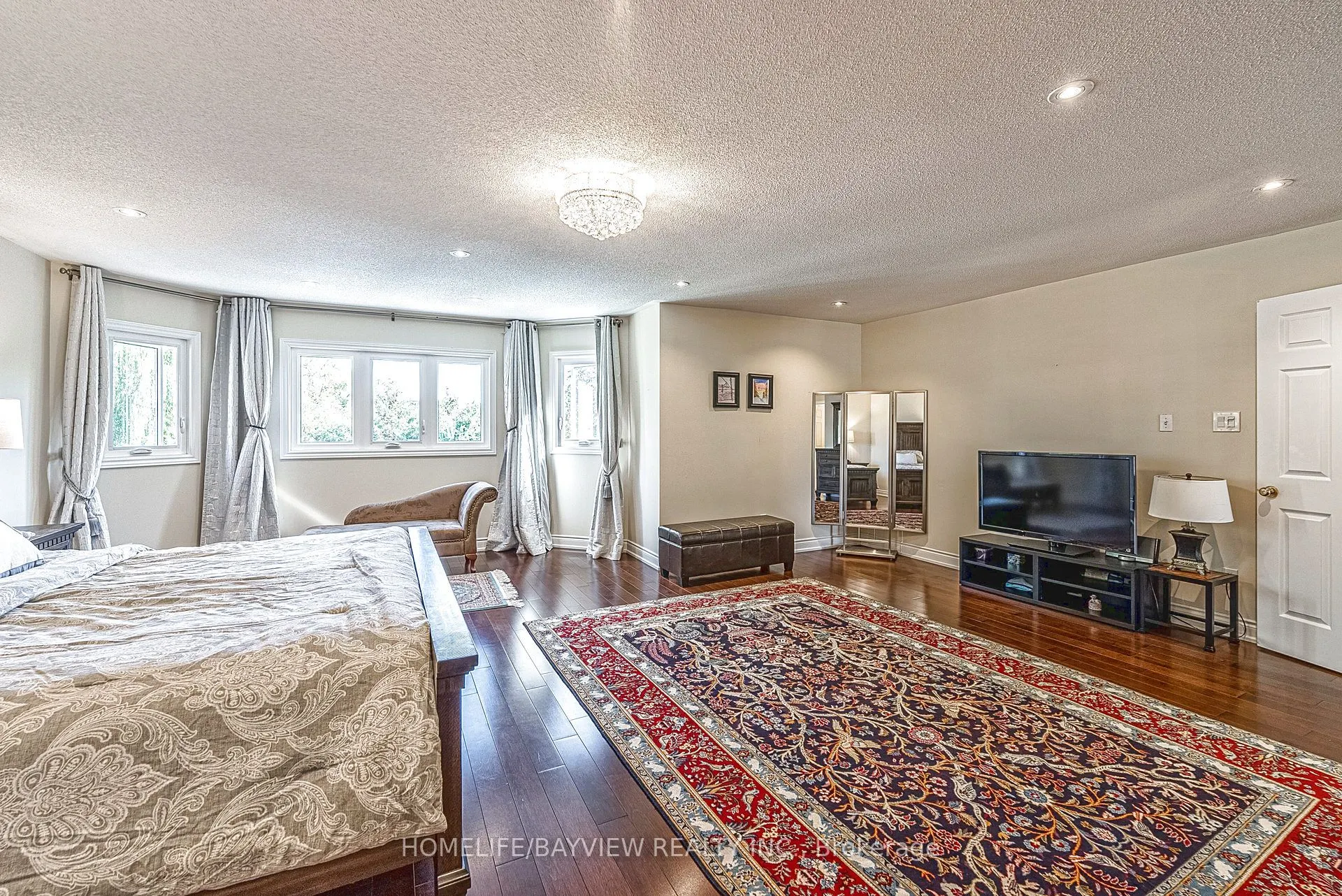 11 Cantex Court