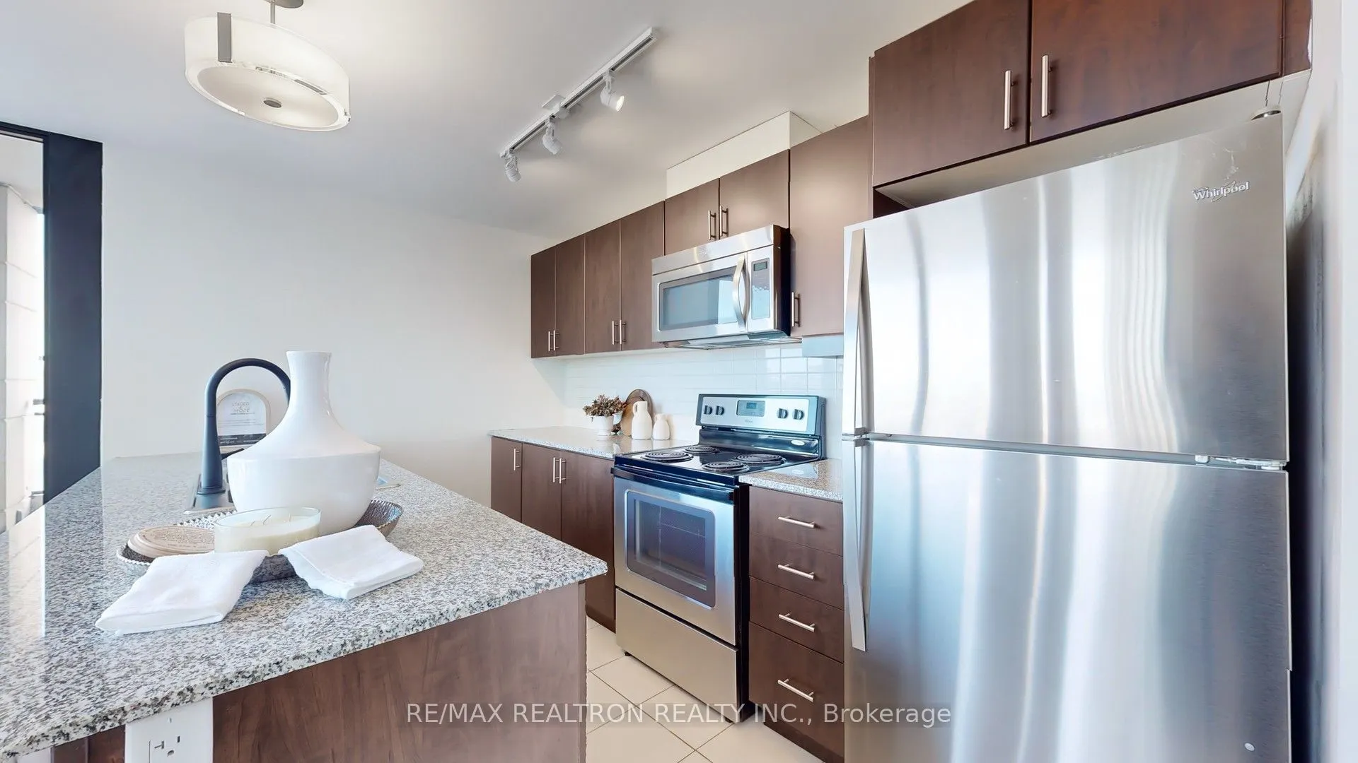 2900 Highway No. 7, #305