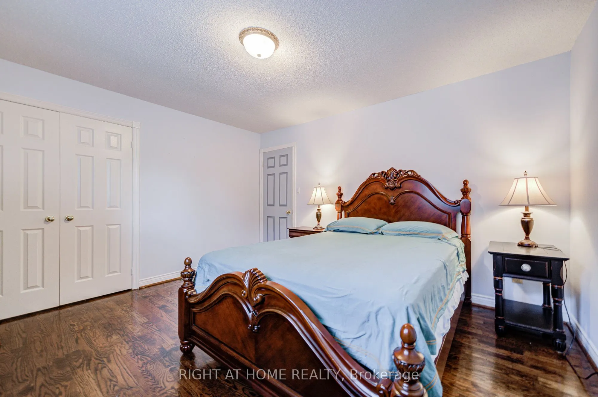 128 Carlyle Crescent