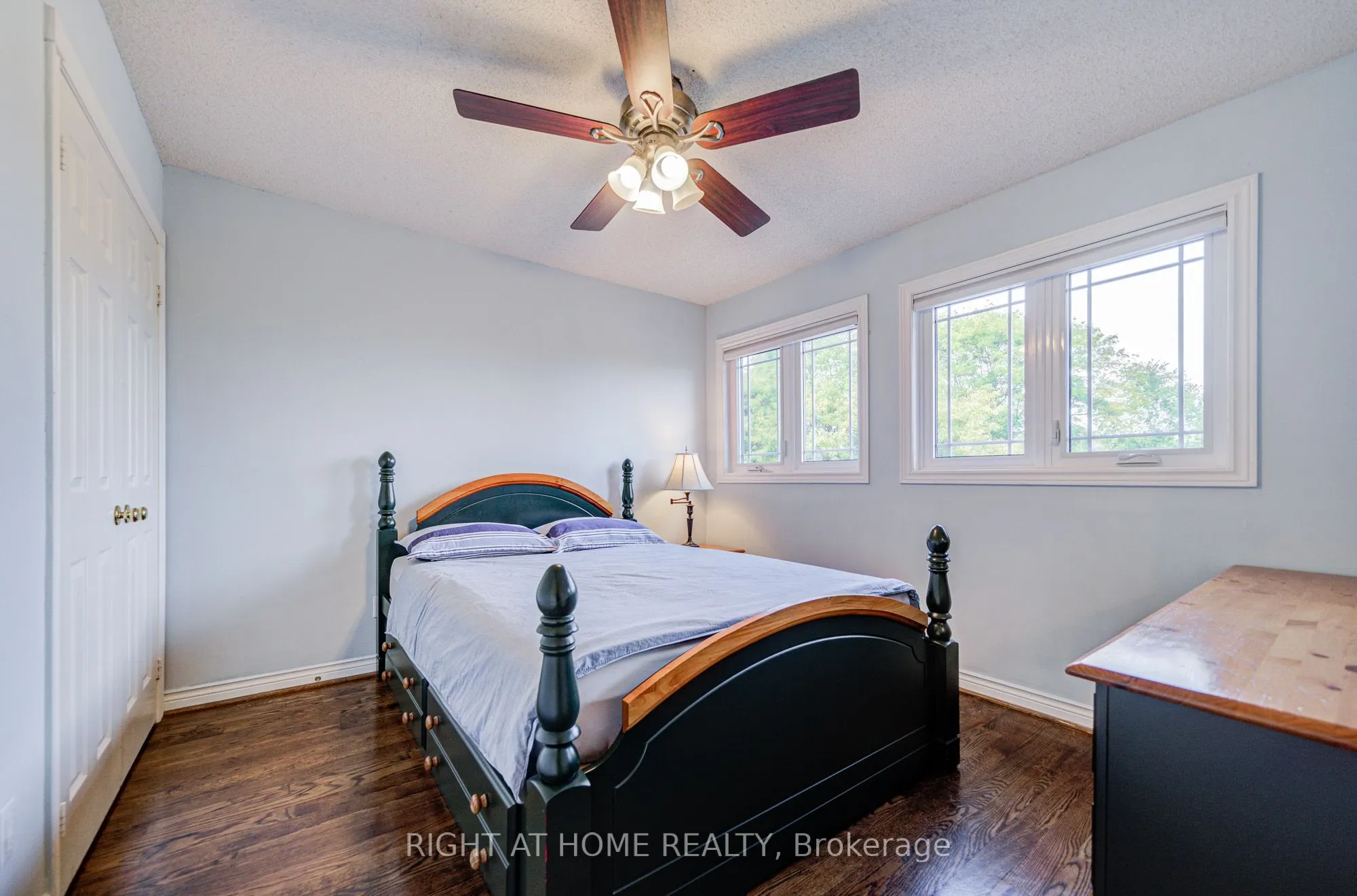 128 Carlyle Crescent