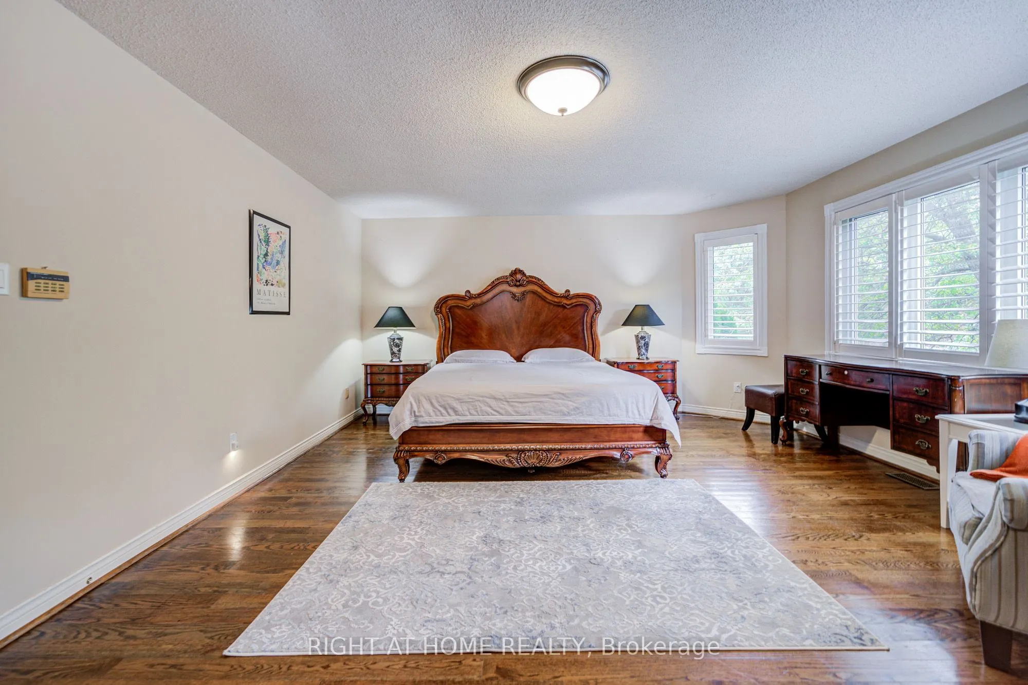 128 Carlyle Crescent
