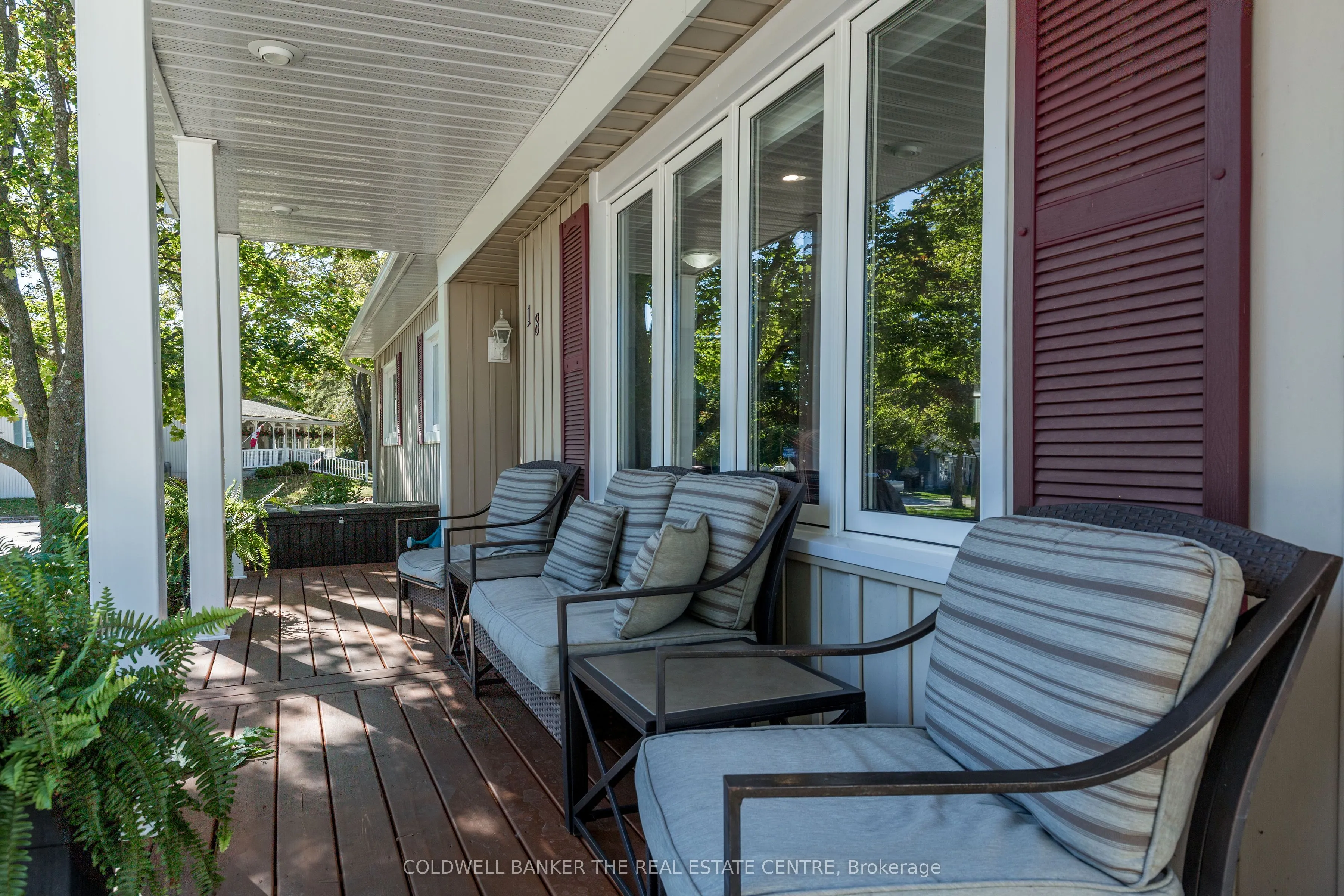 18 Broadway Avenue