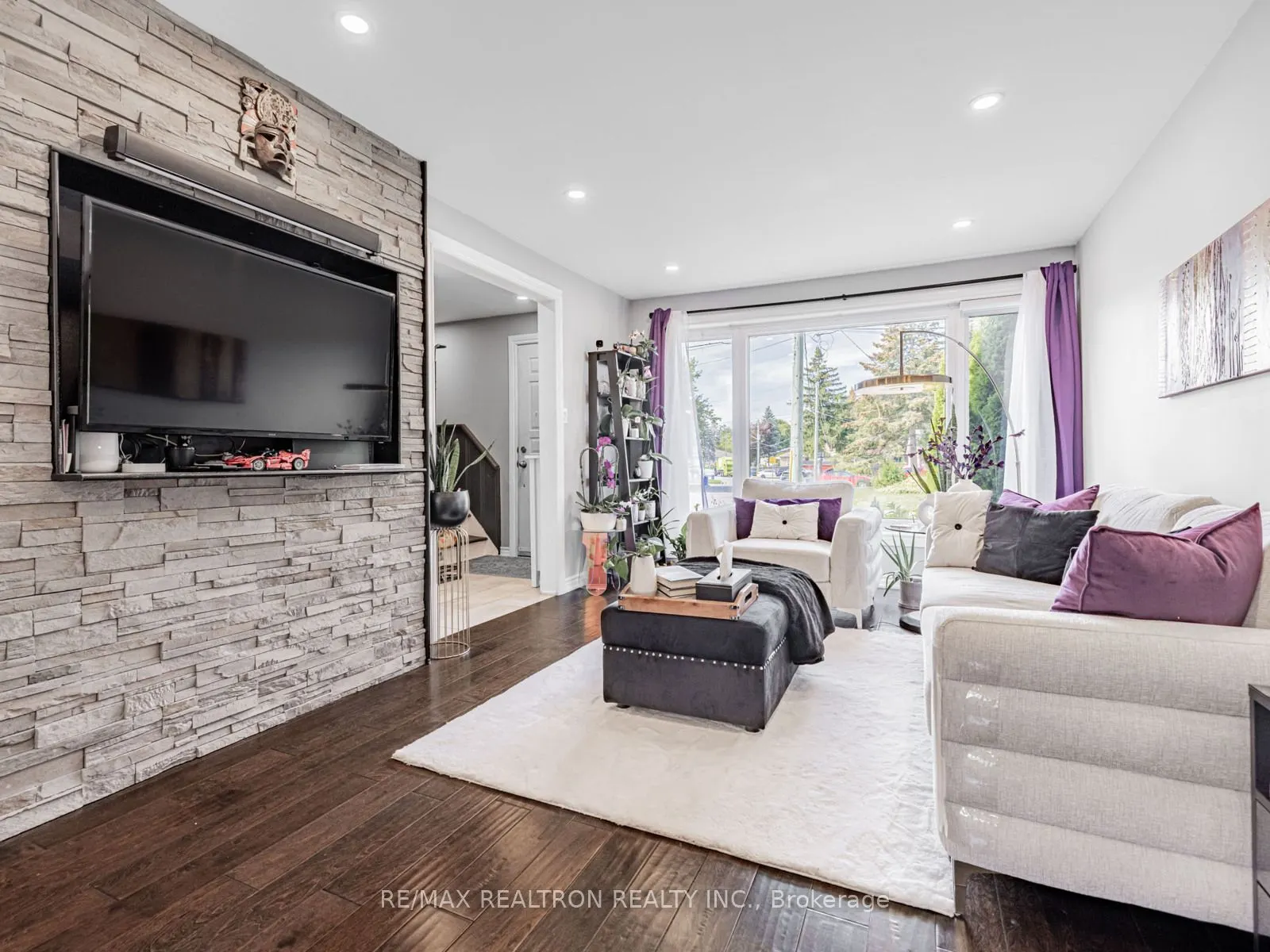 19 Davis Road