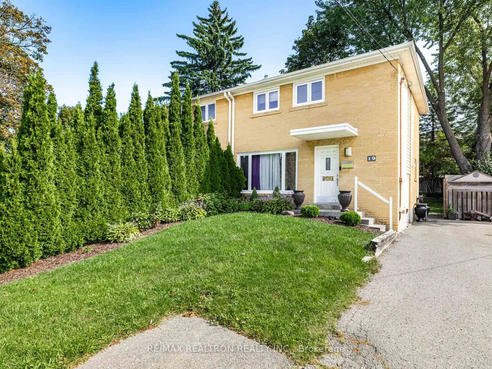 19 Davis Road
