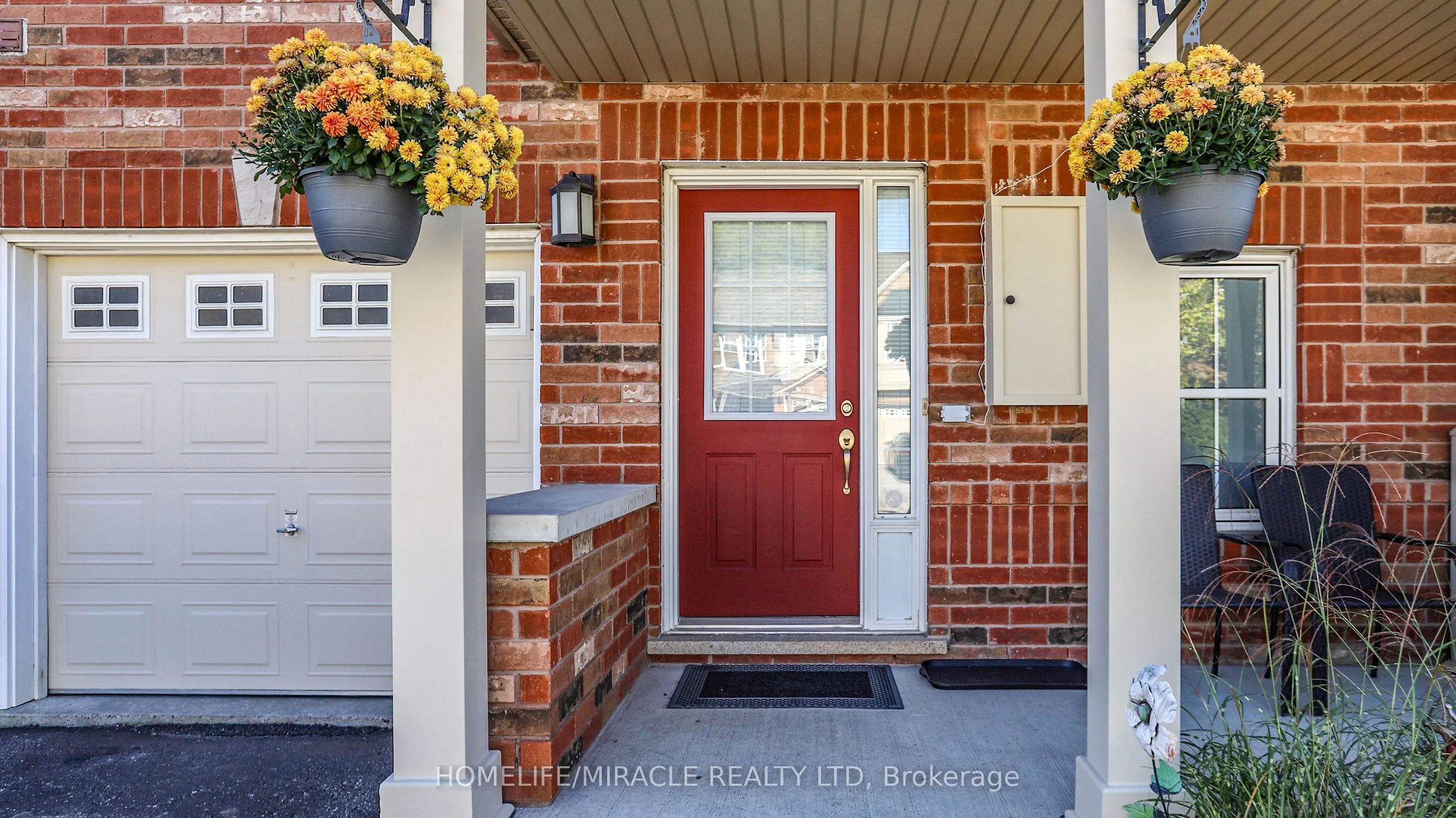 54 Dougherty Crescent