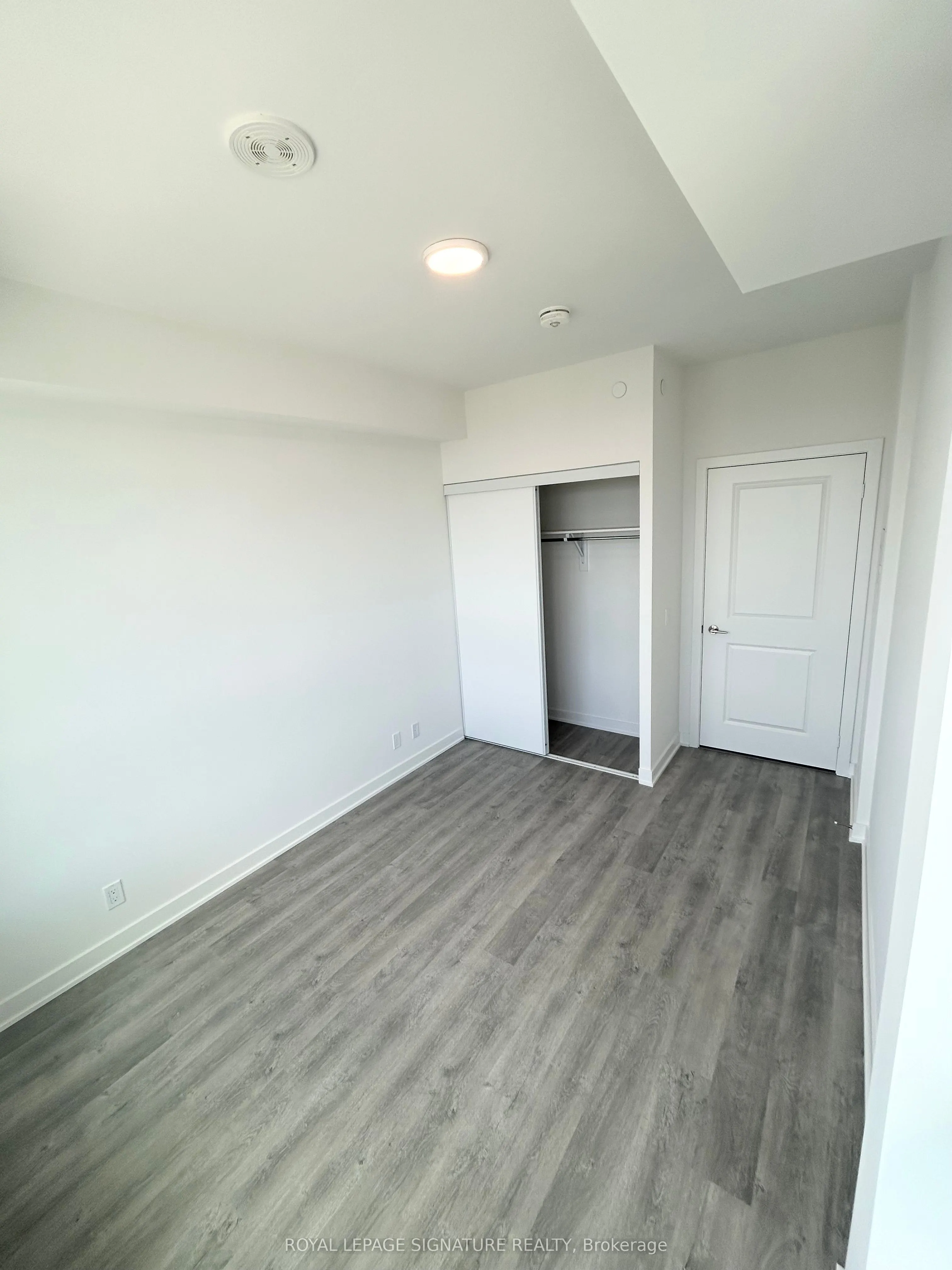 30 Upper Mall Way, #2401