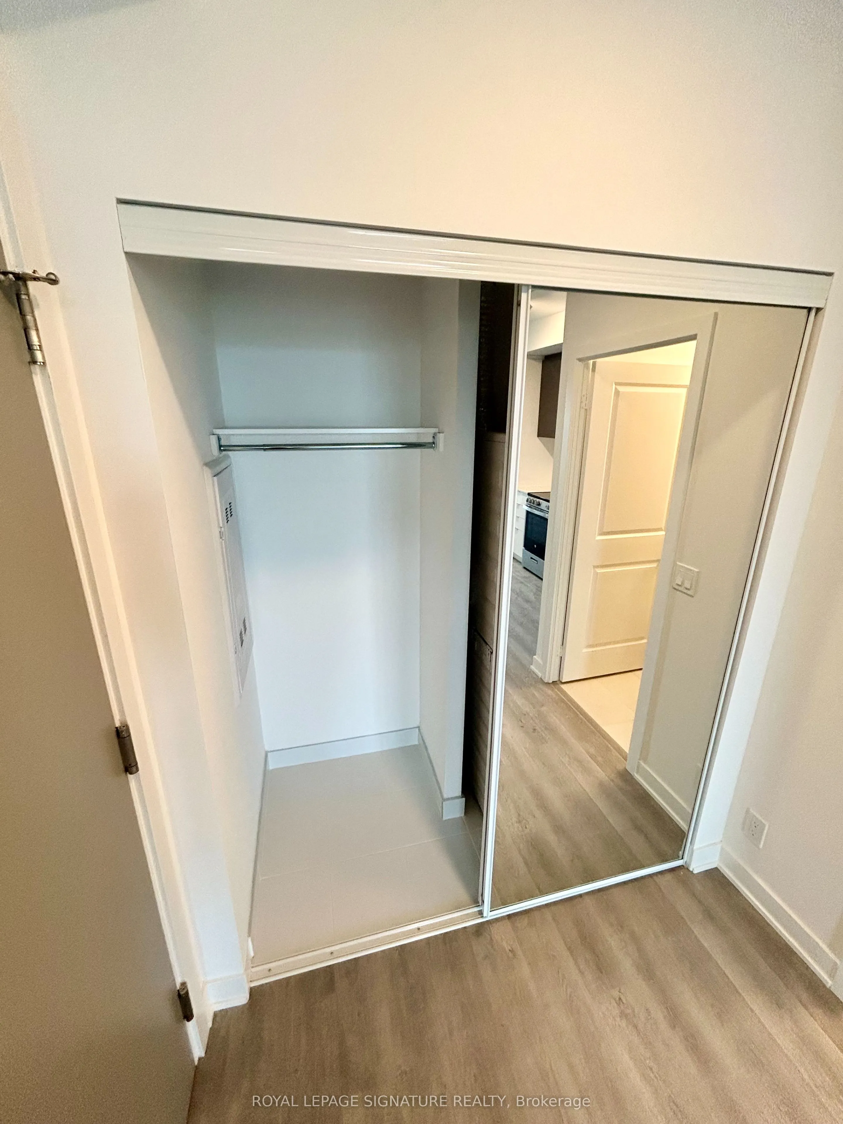 30 Upper Mall Way, #2401