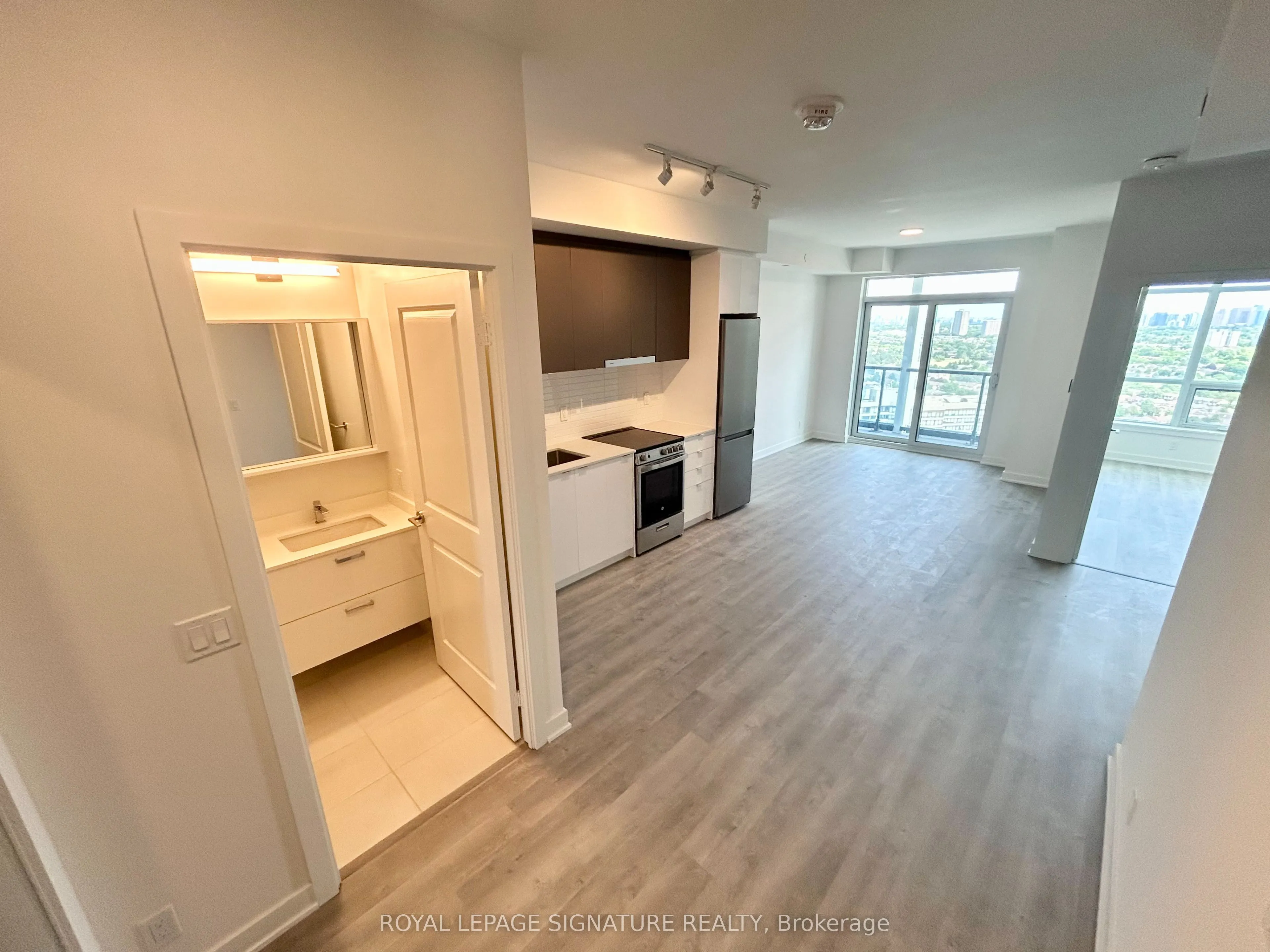 30 Upper Mall Way, #2401
