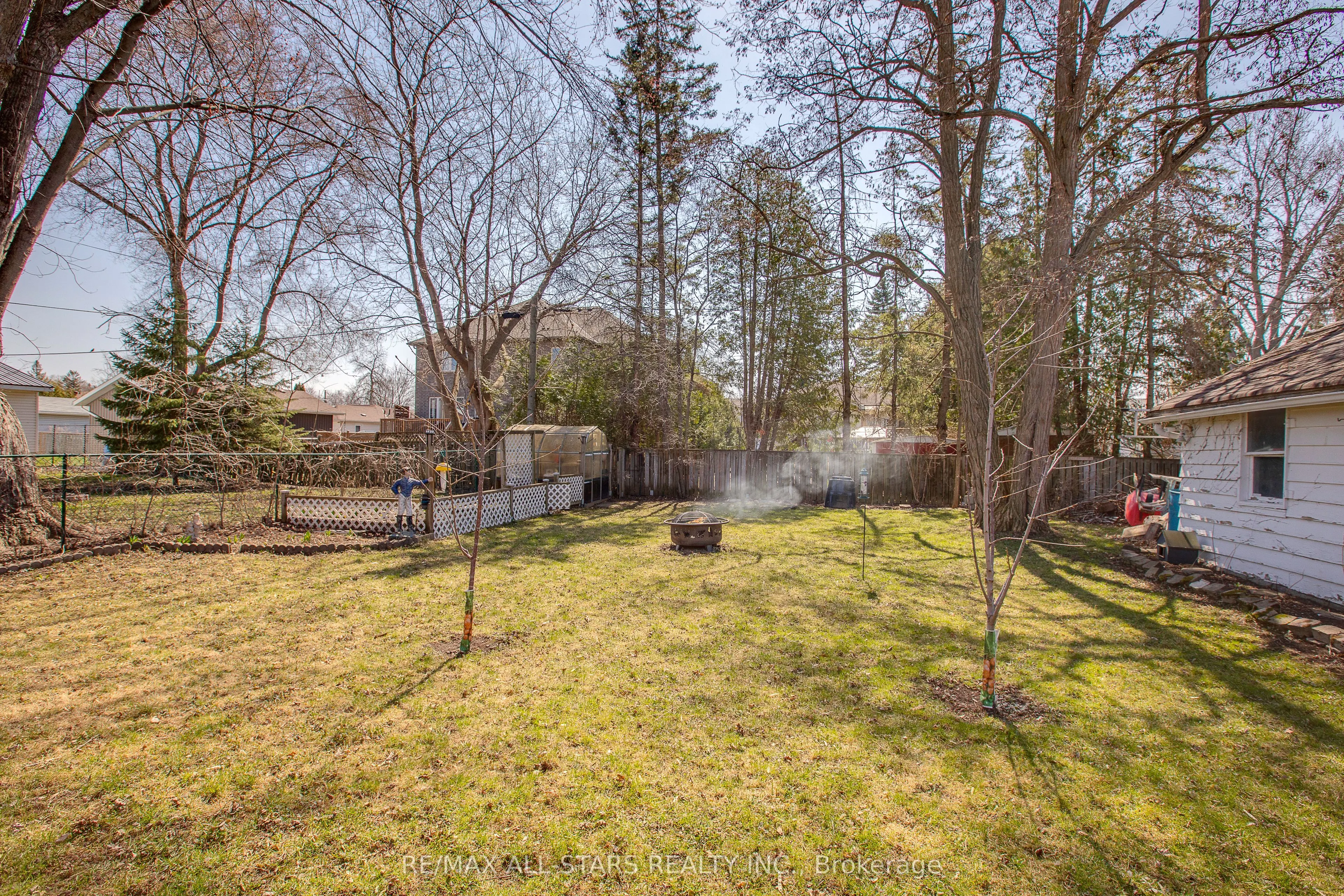 269 Rayners Road