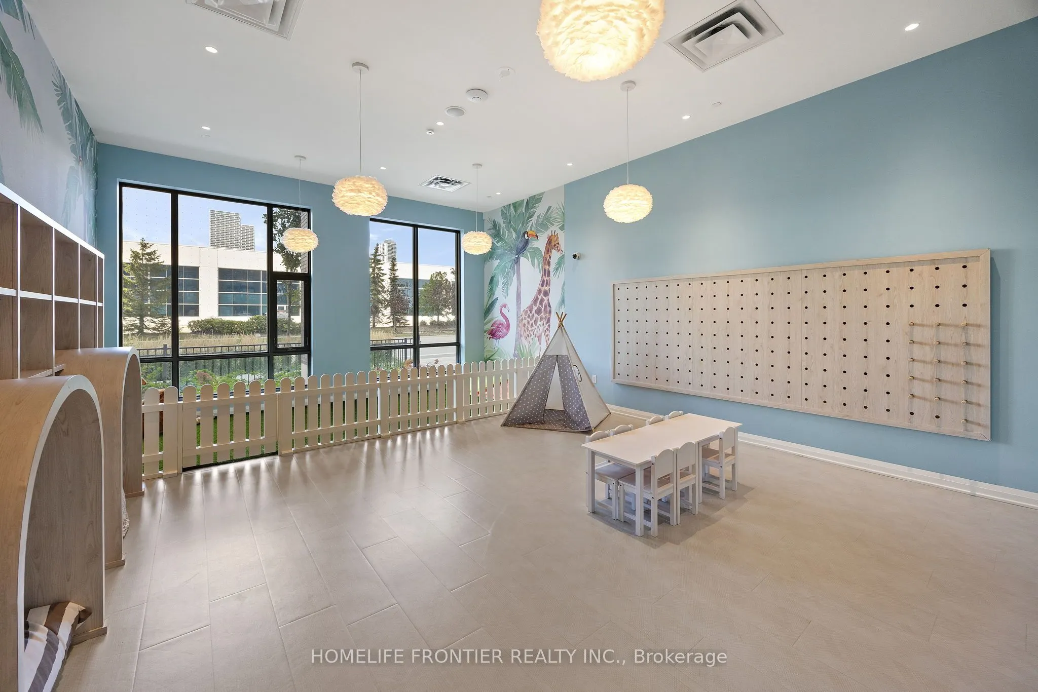 10 Honeycrisp Crescent E, #520