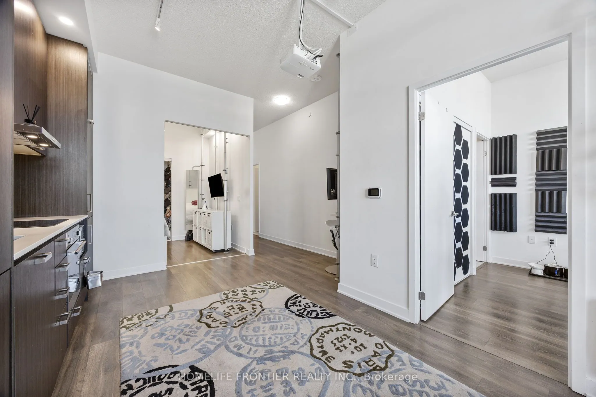 10 Honeycrisp Crescent E, #520
