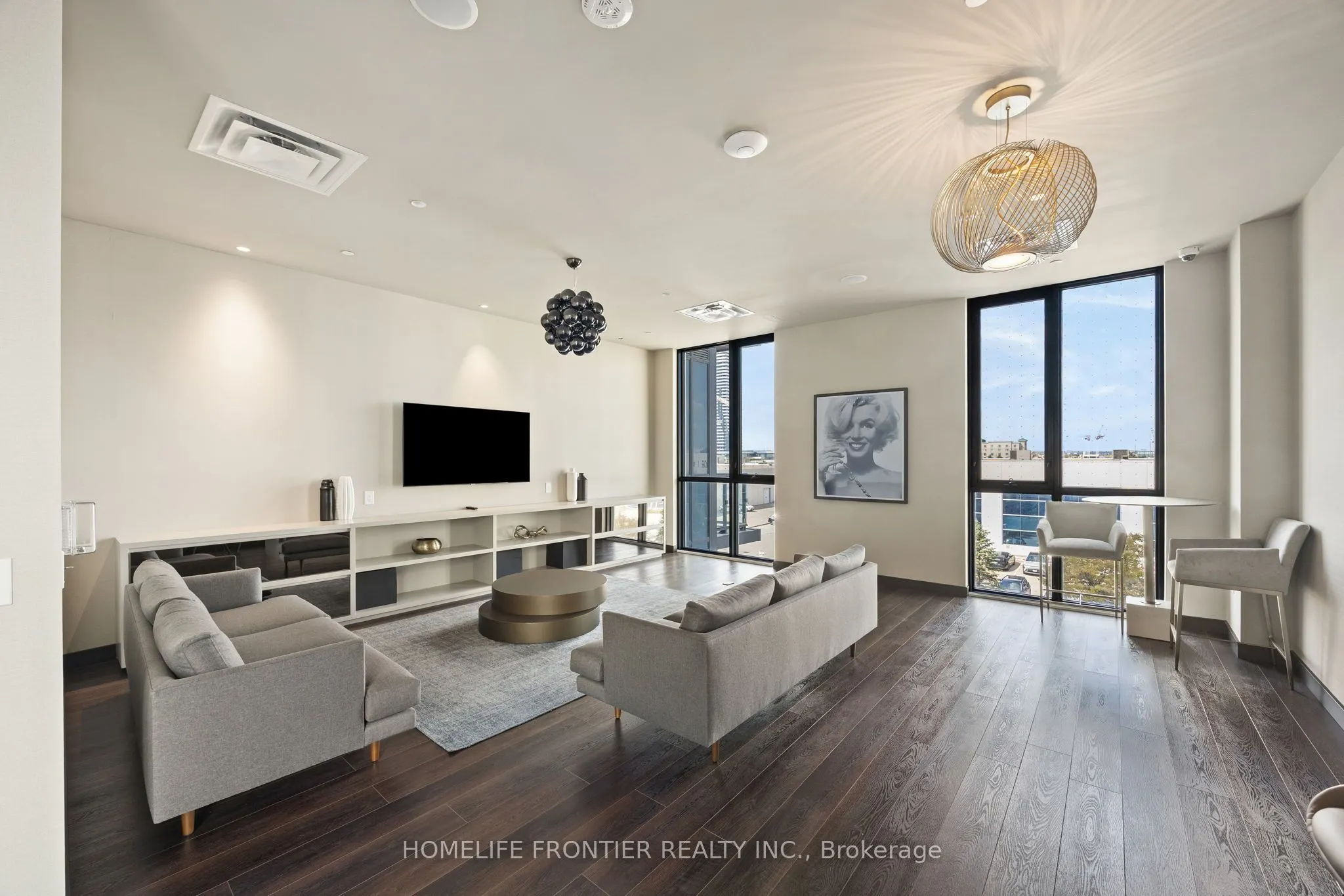10 Honeycrisp Crescent E, #520