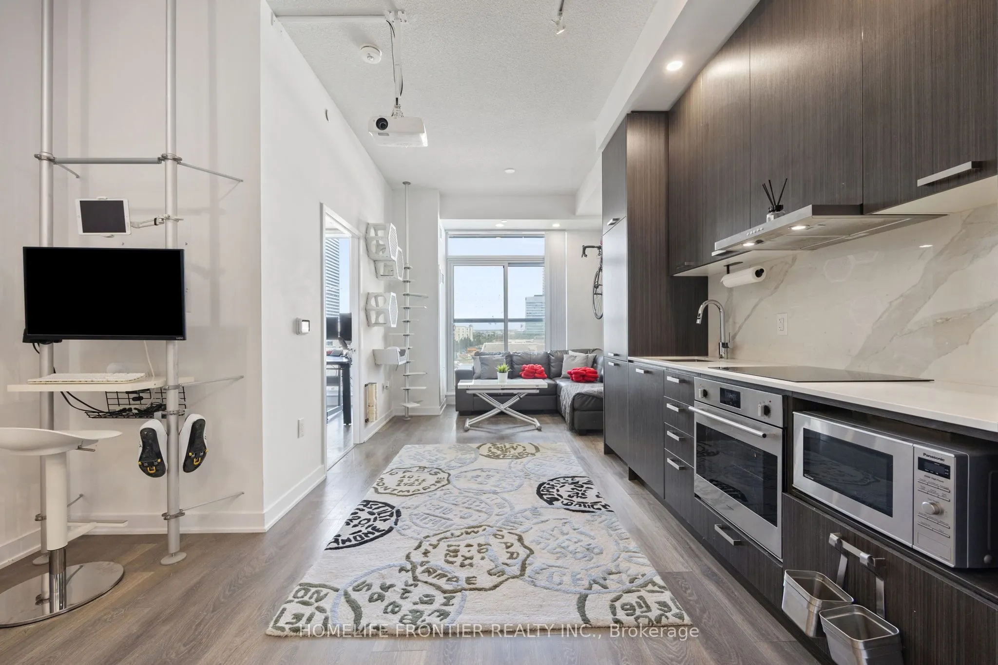 10 Honeycrisp Crescent E, #520