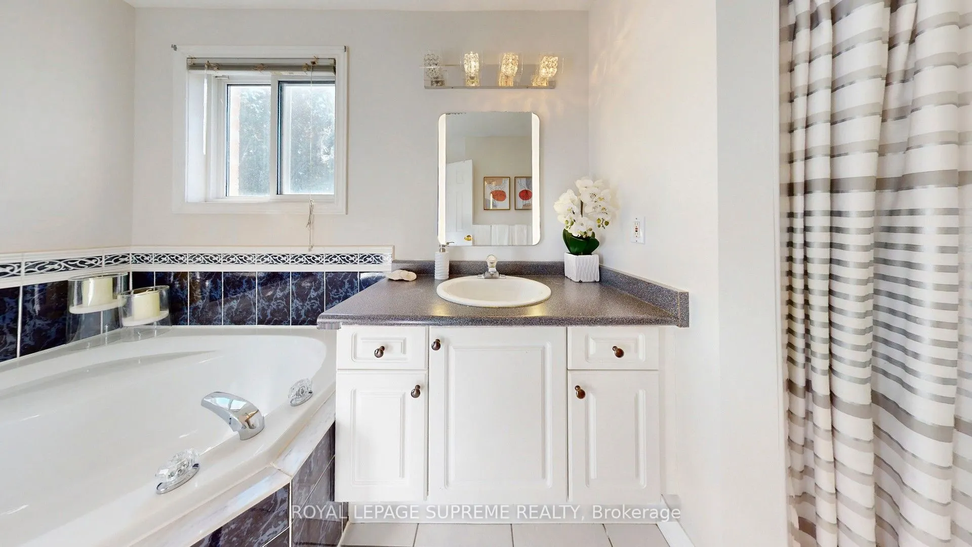 2249 Jack Crescent