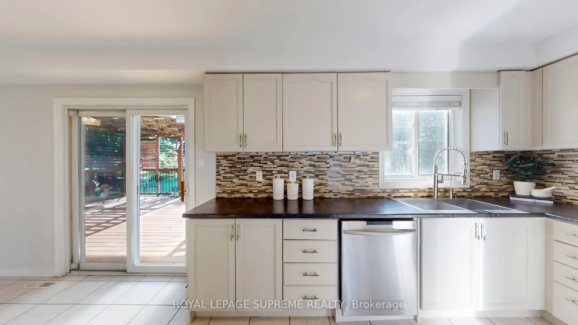 2249 Jack Crescent