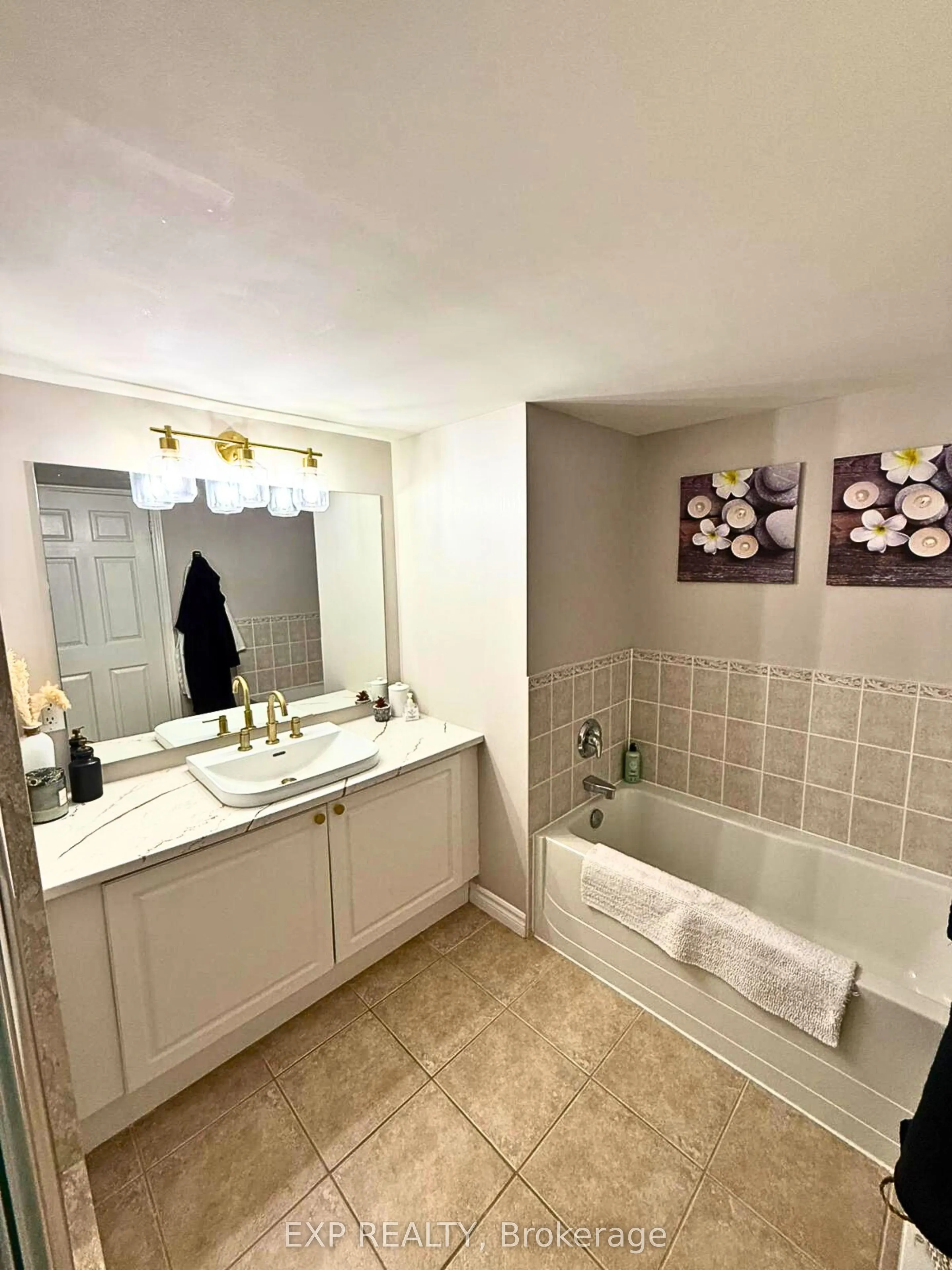 22 James Hill Court, #208