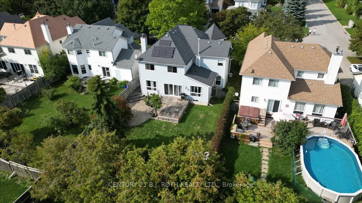 995 LINDEN Street