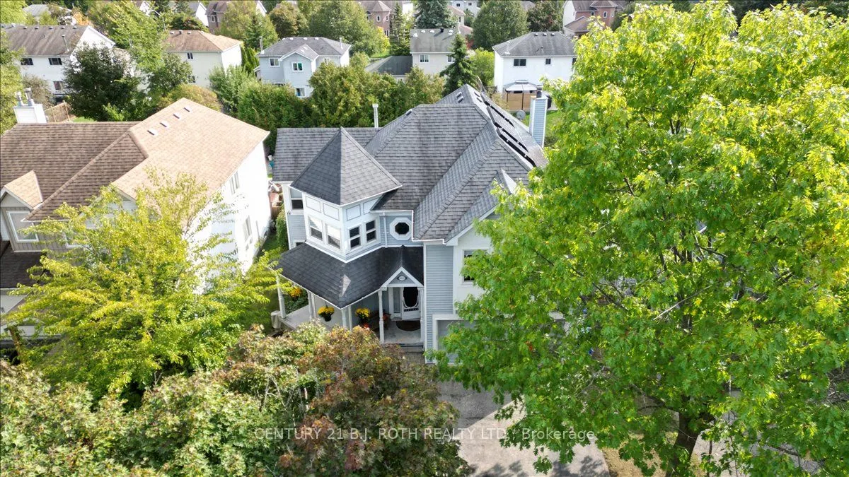 995 LINDEN Street