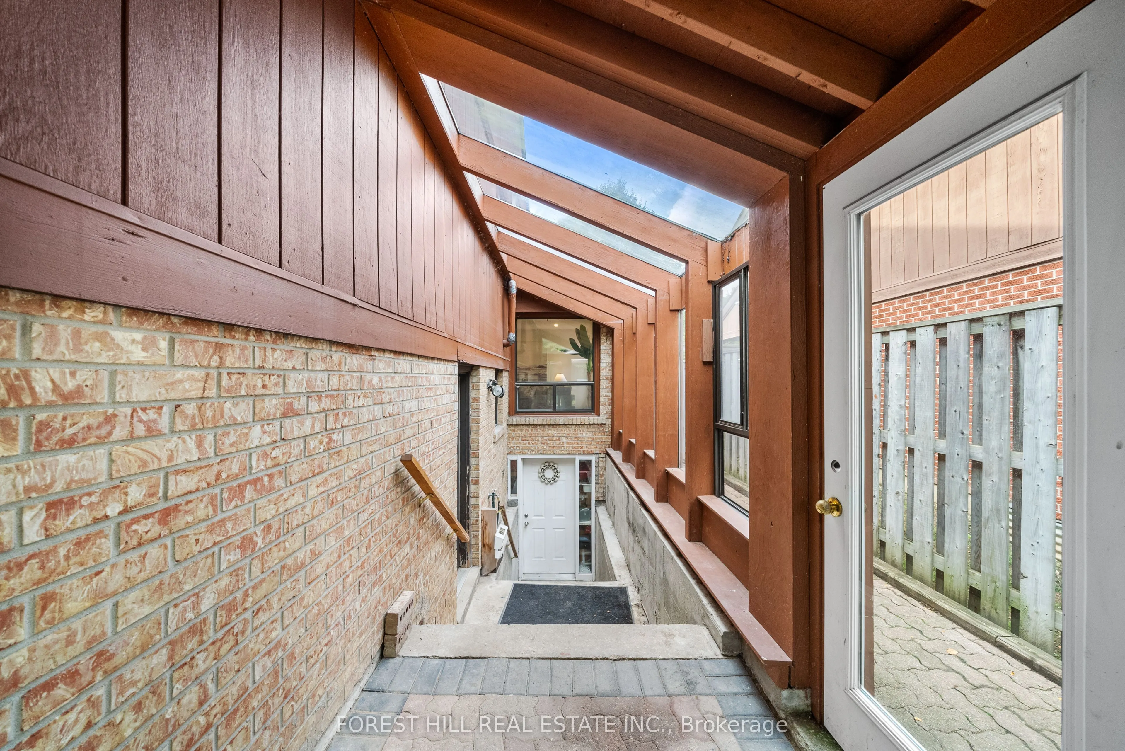 3 Saunders Lane