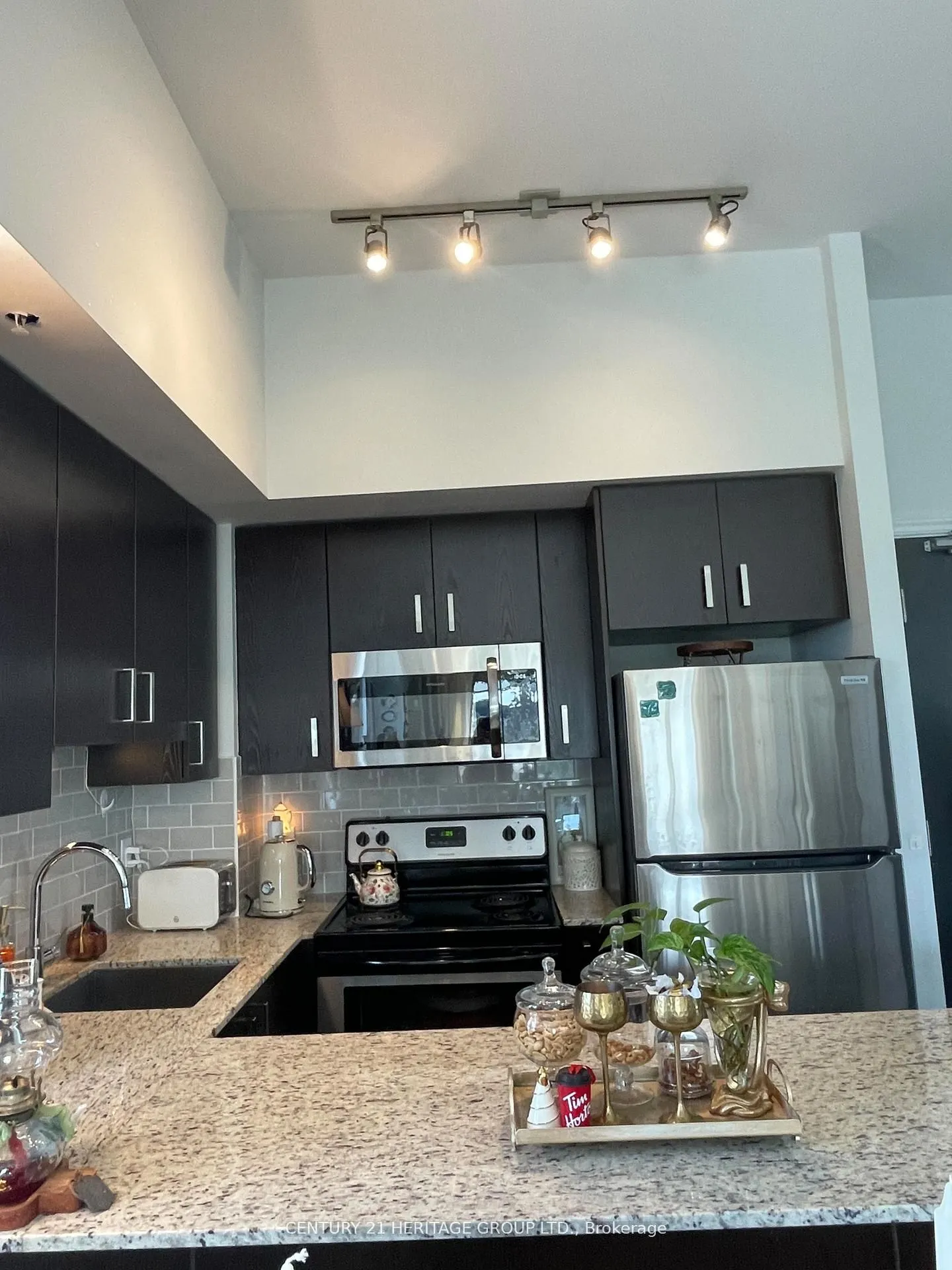 11611 Yonge Street, #PH8