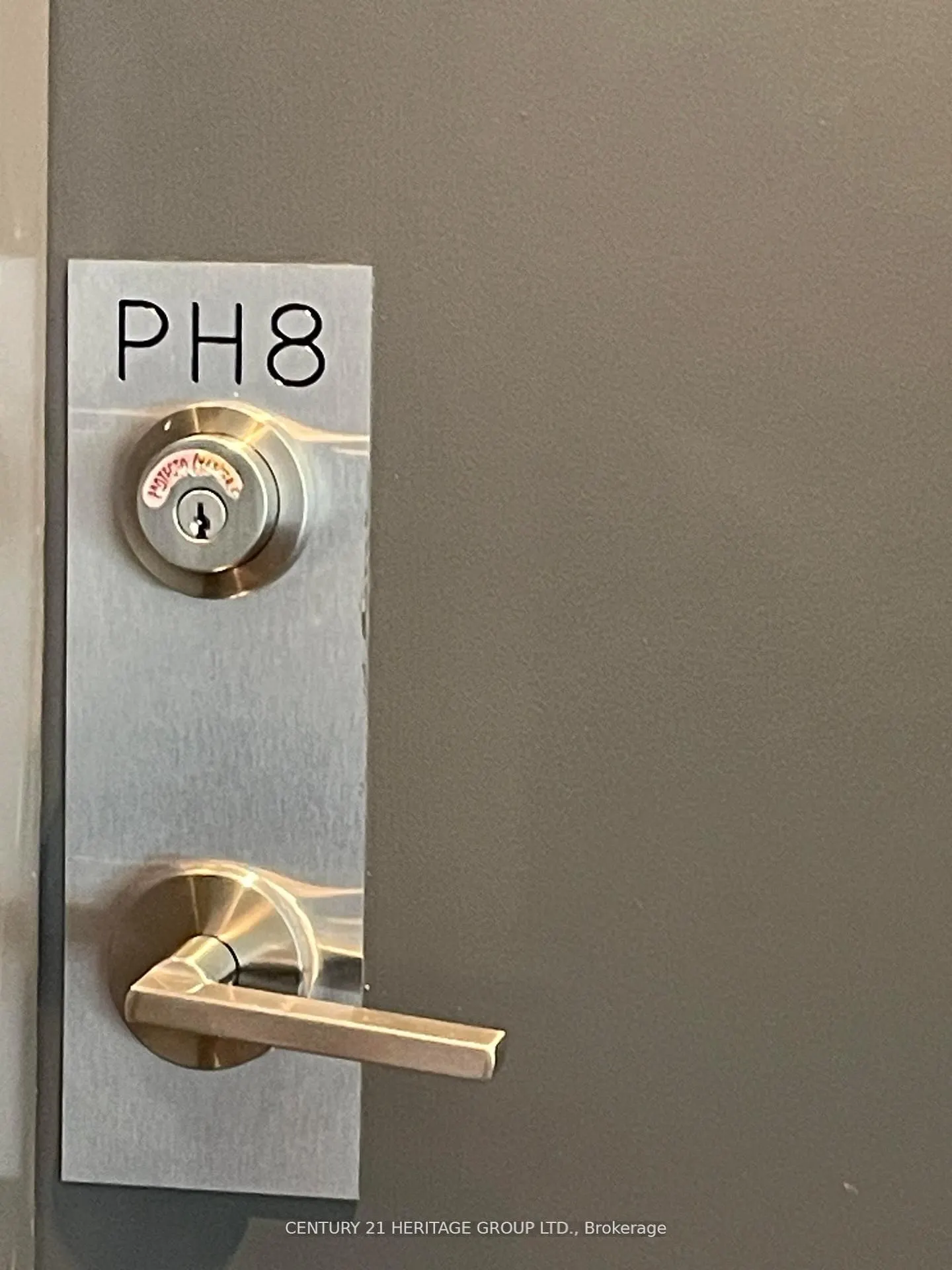 11611 Yonge Street, #PH8