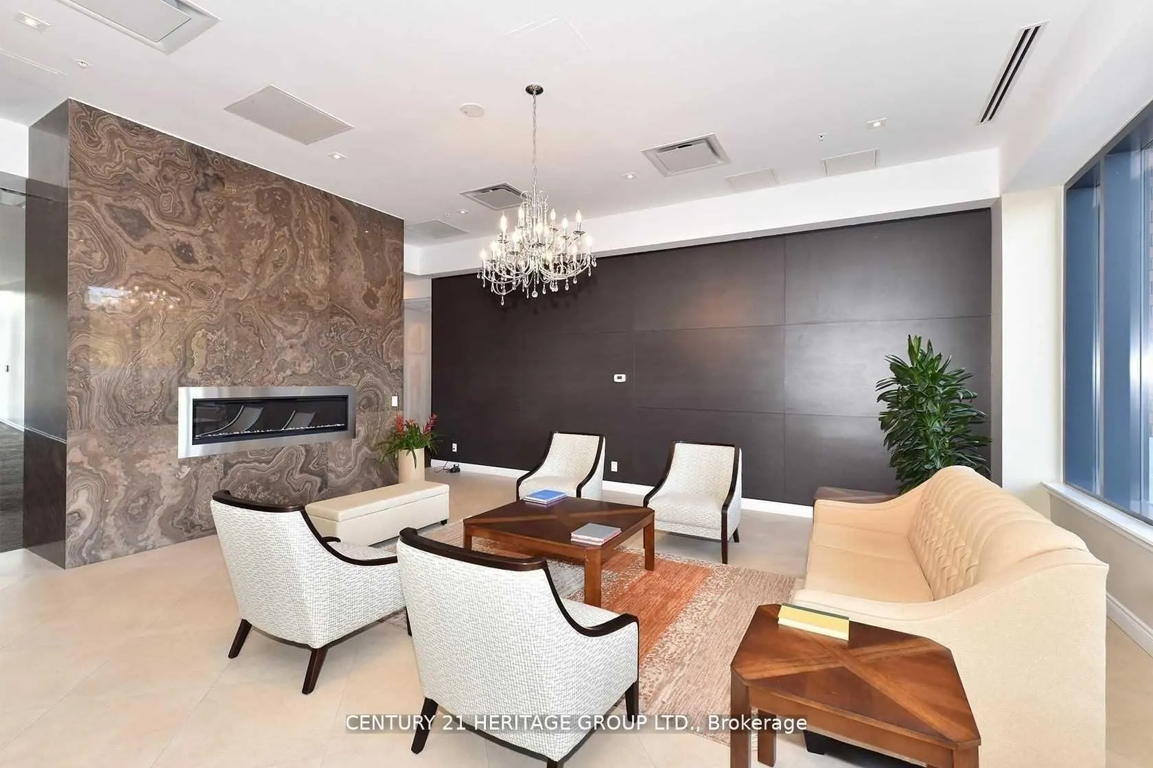 11611 Yonge Street, #PH8