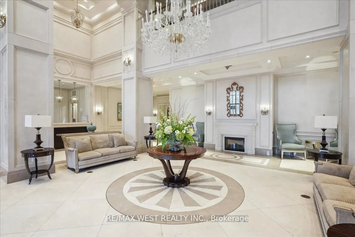 9255 Jane Street, #405