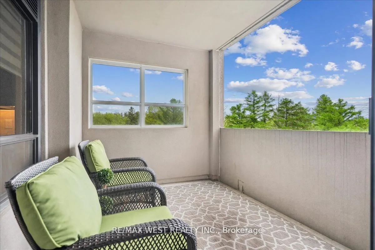 9255 Jane Street, #405