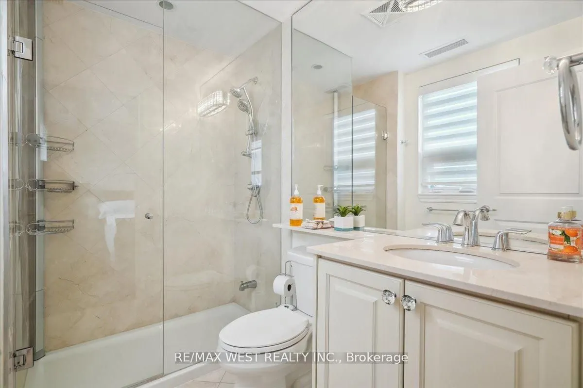 9255 Jane Street, #405