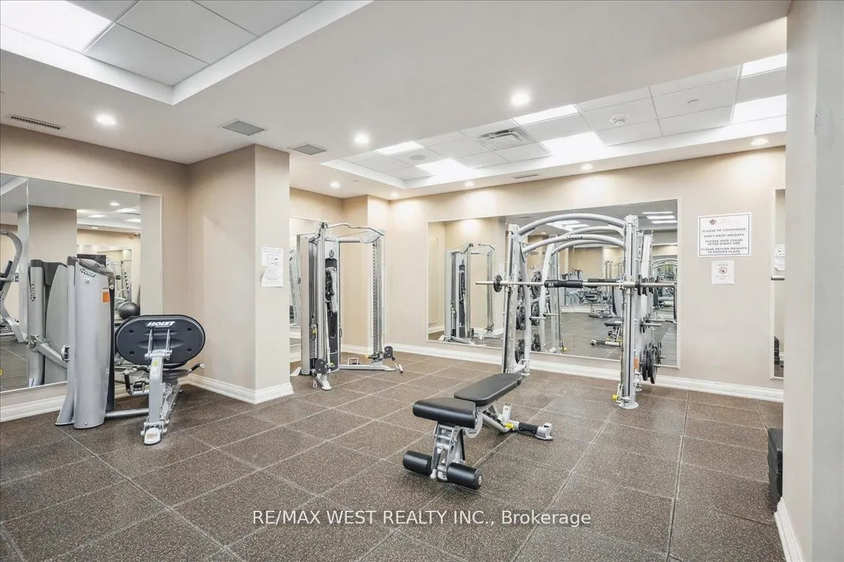 9255 Jane Street, #405