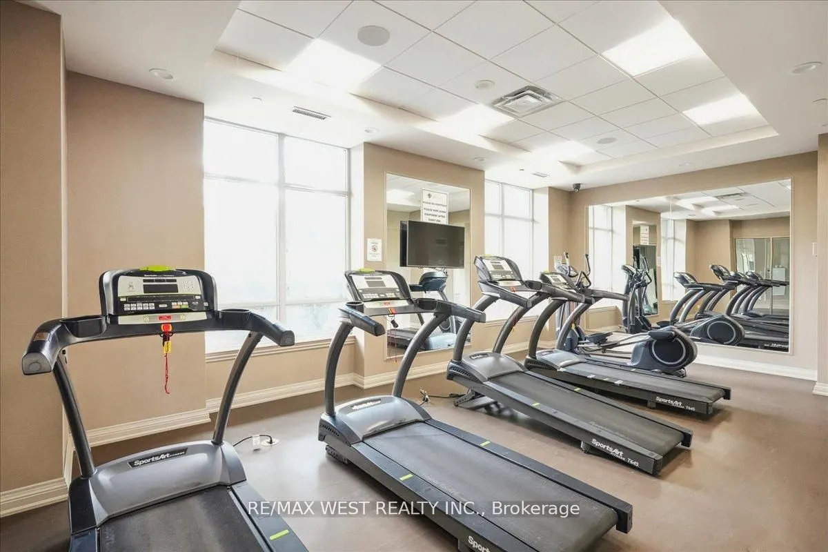 9255 Jane Street, #405