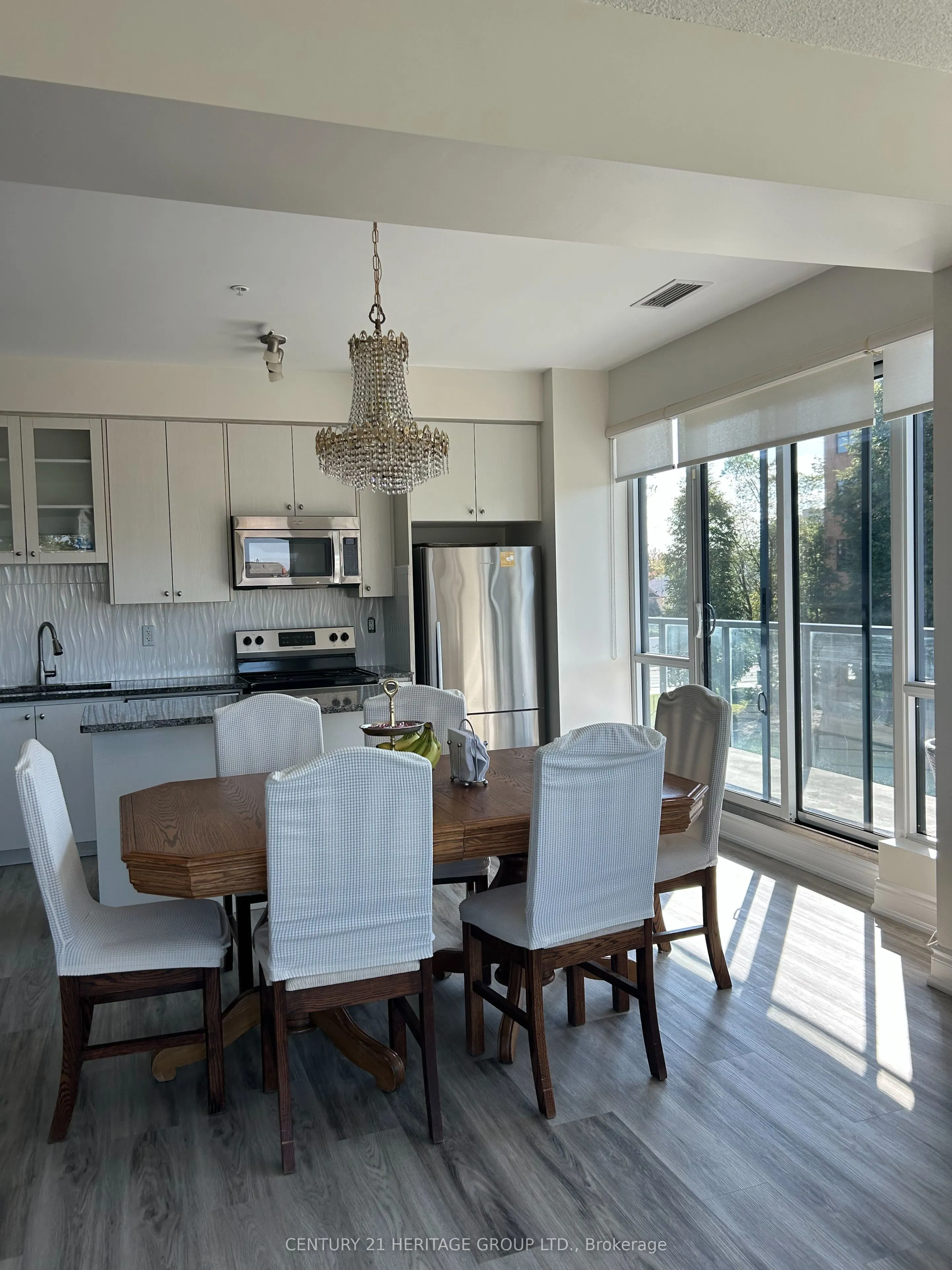 9088 Yonge Street, #203
