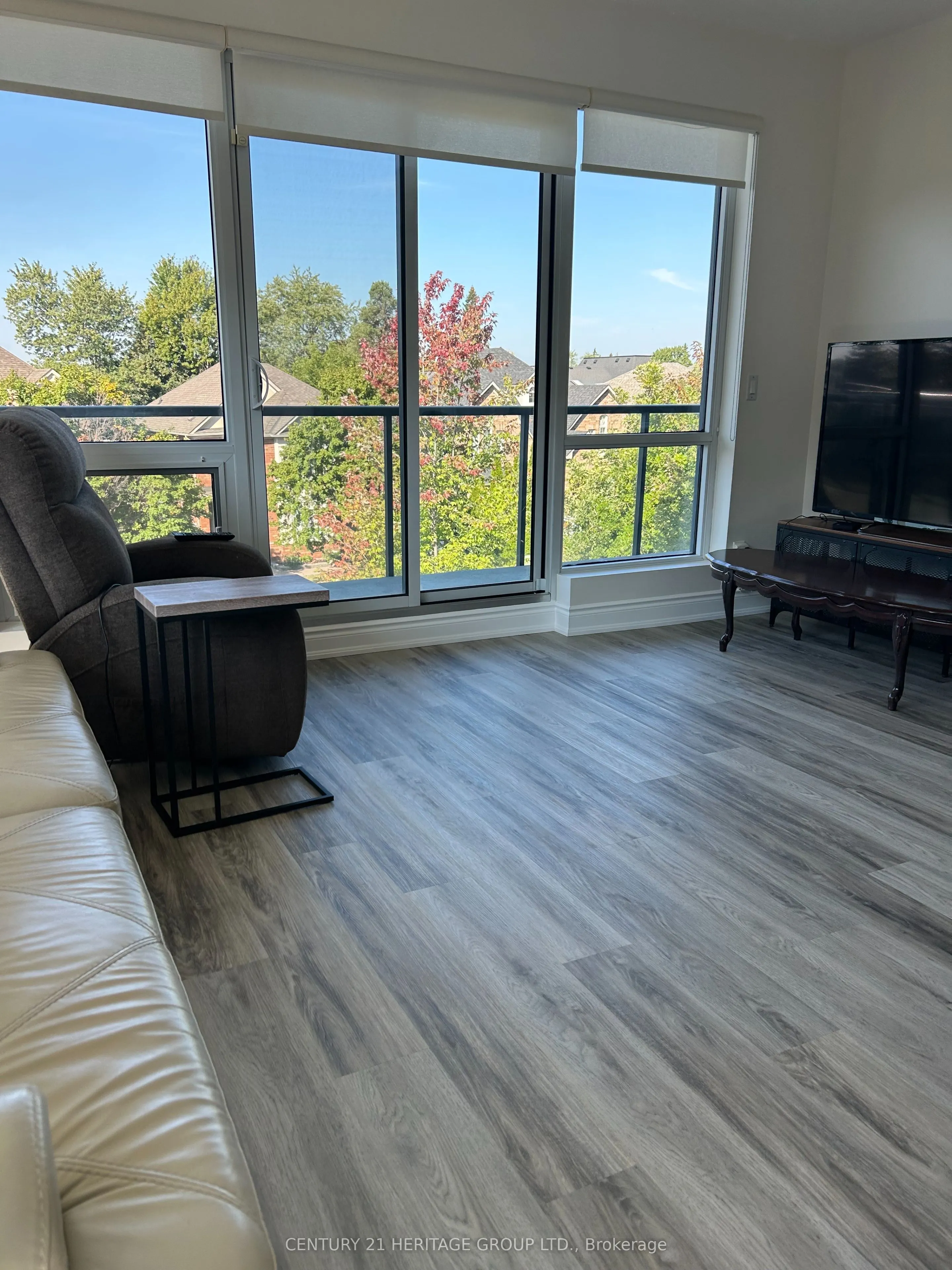 9088 Yonge Street, #203