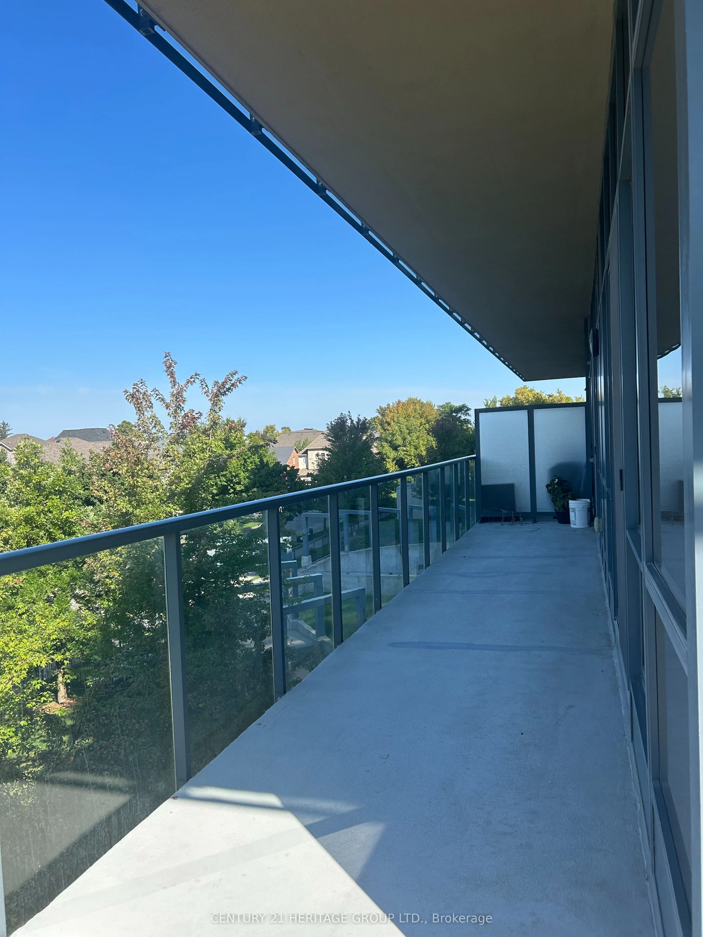 9088 Yonge Street, #203