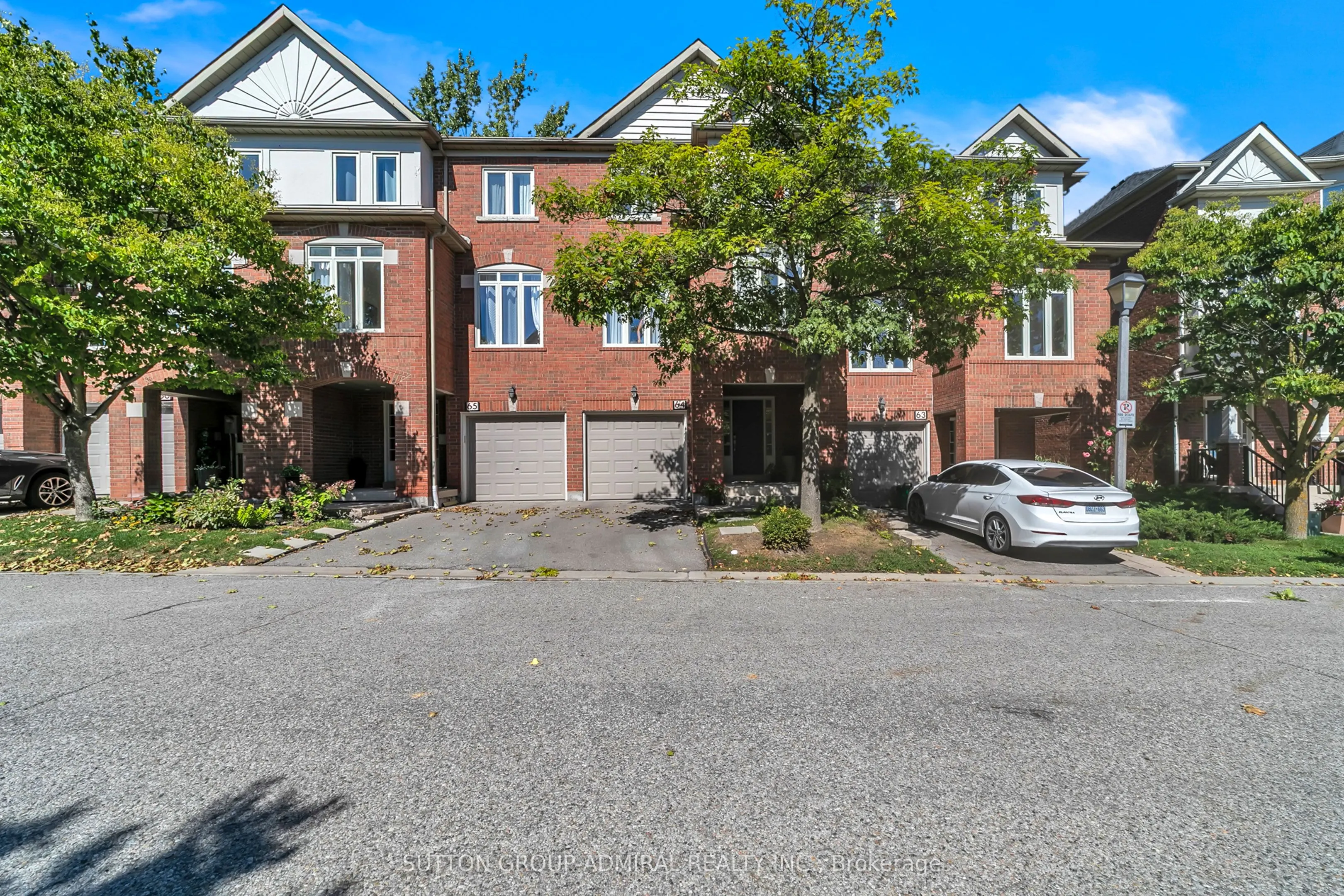 255 Shaftsbury Avenue, #64