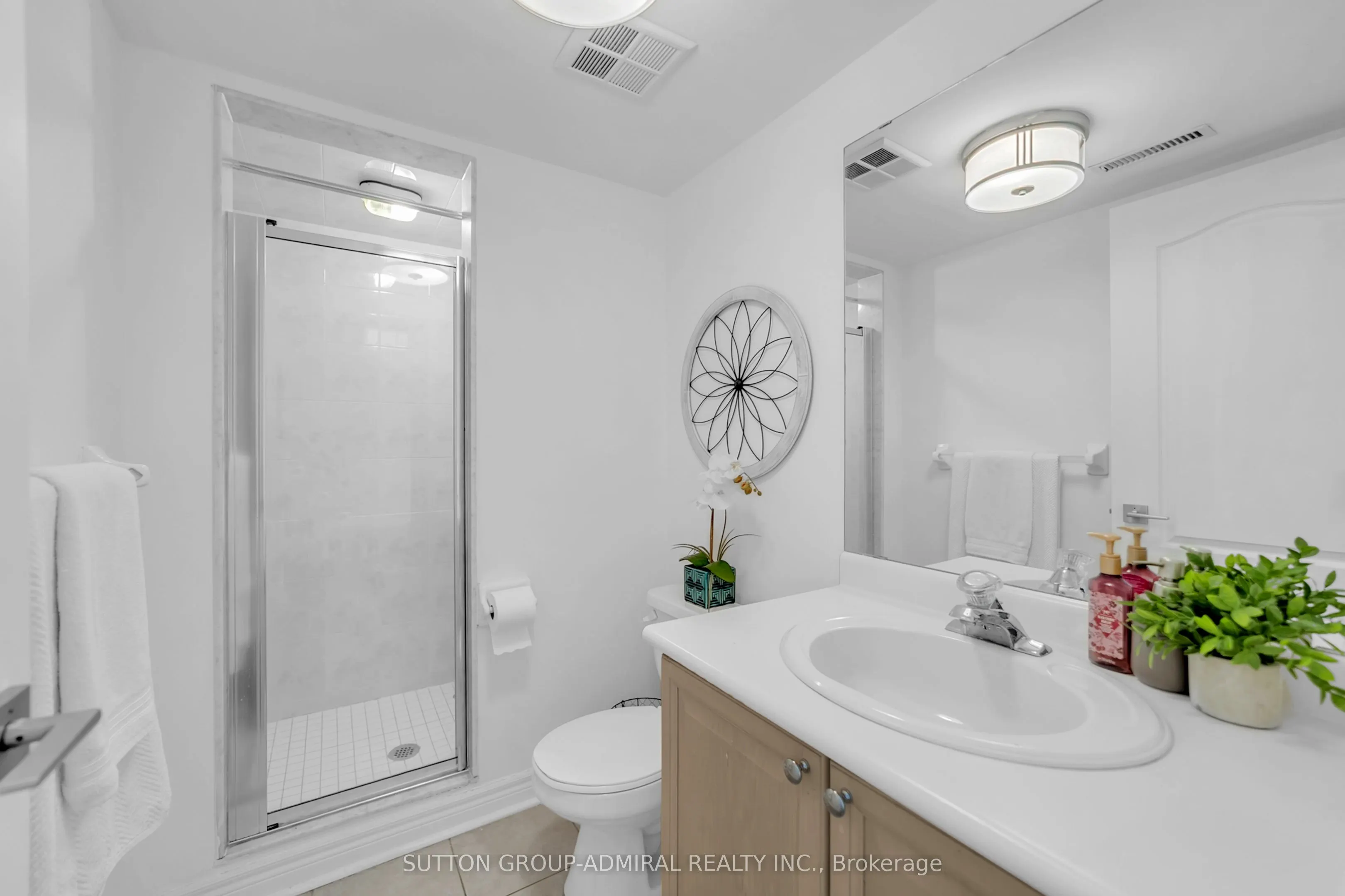 255 Shaftsbury Avenue, #64